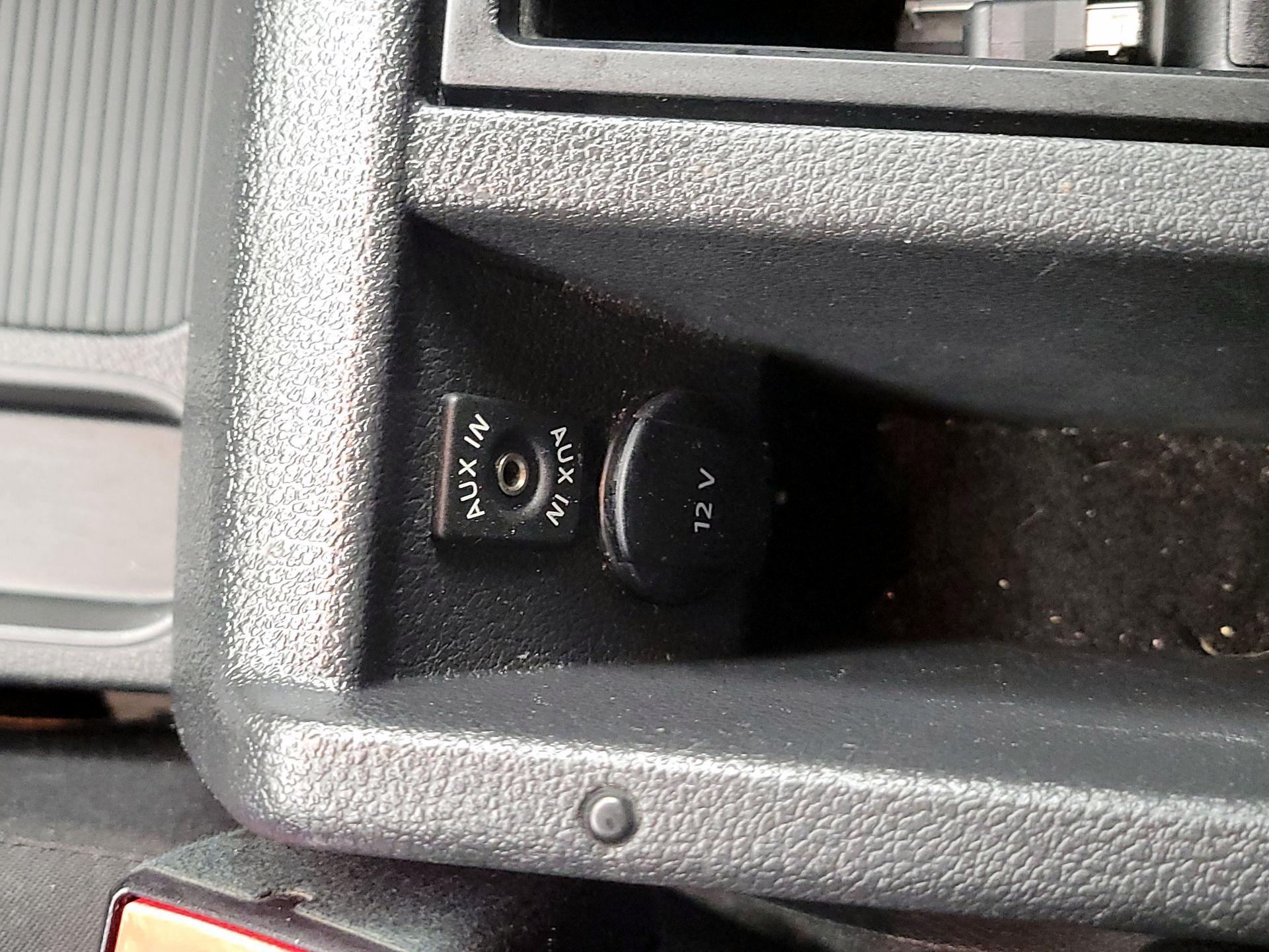 Thumbnail: 2015 Volkswagen Tiguan - 18