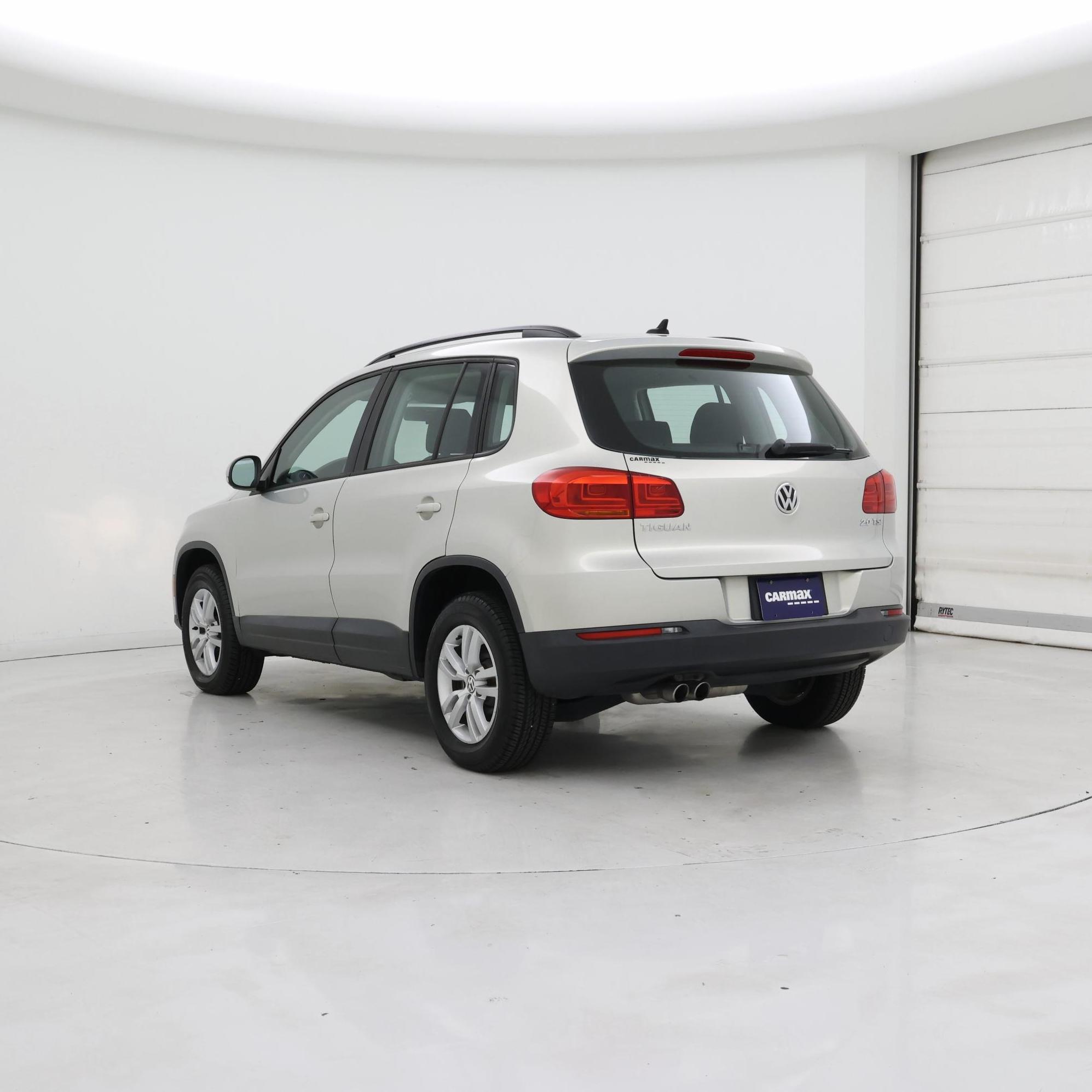 Thumbnail: 2015 Volkswagen Tiguan - 2