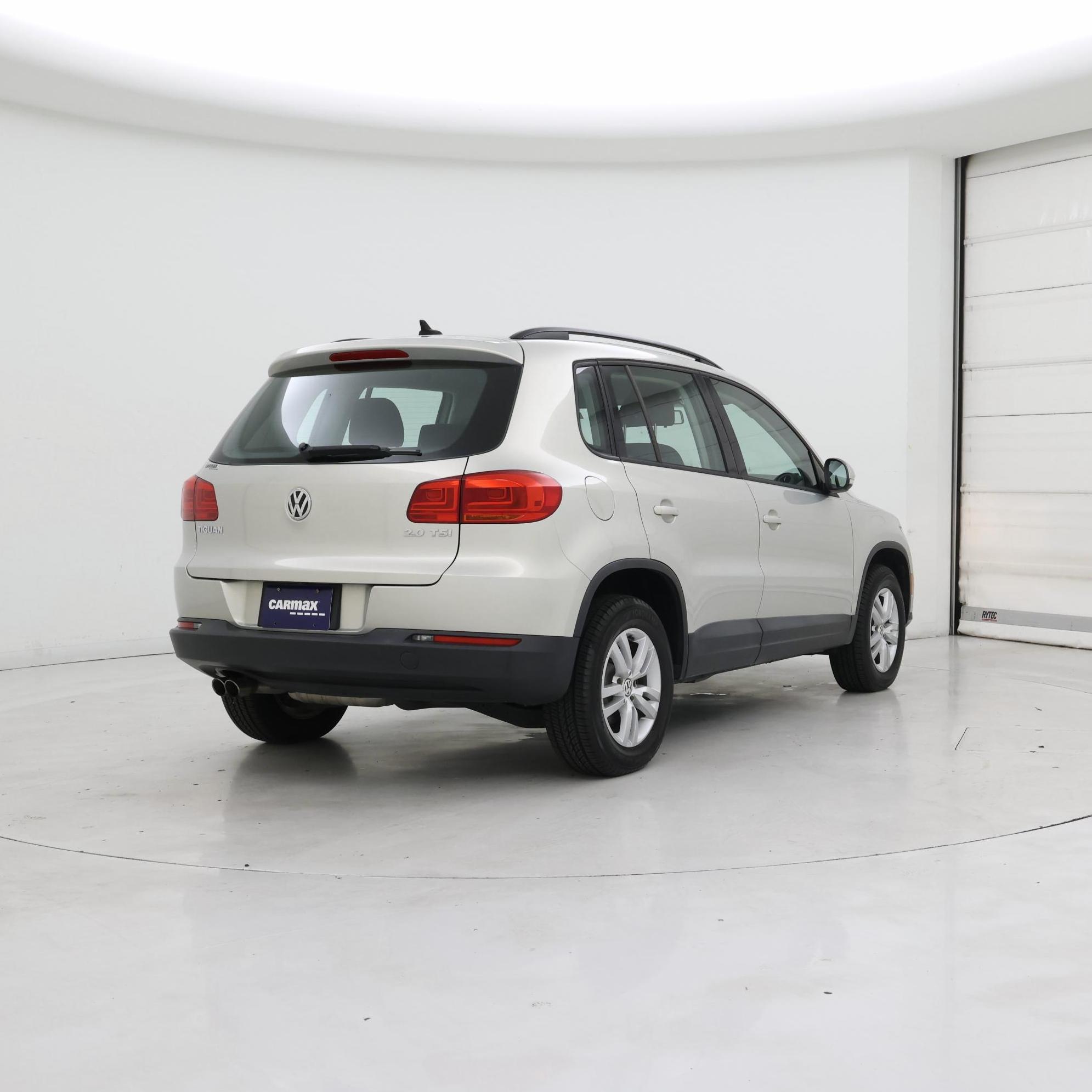 Thumbnail: 2015 Volkswagen Tiguan - 8