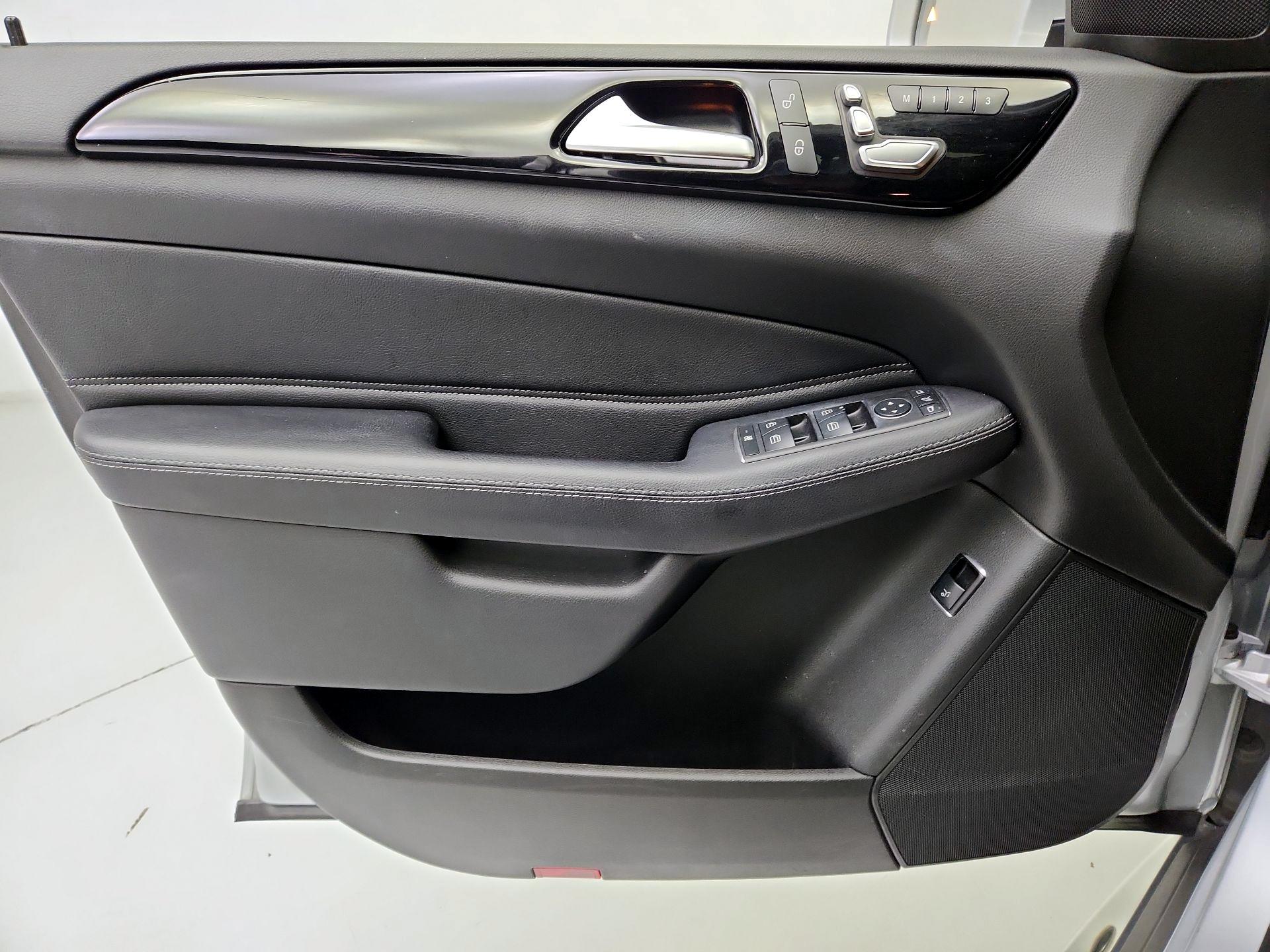 Thumbnail: 2016 Mercedes-Benz GLE - 12