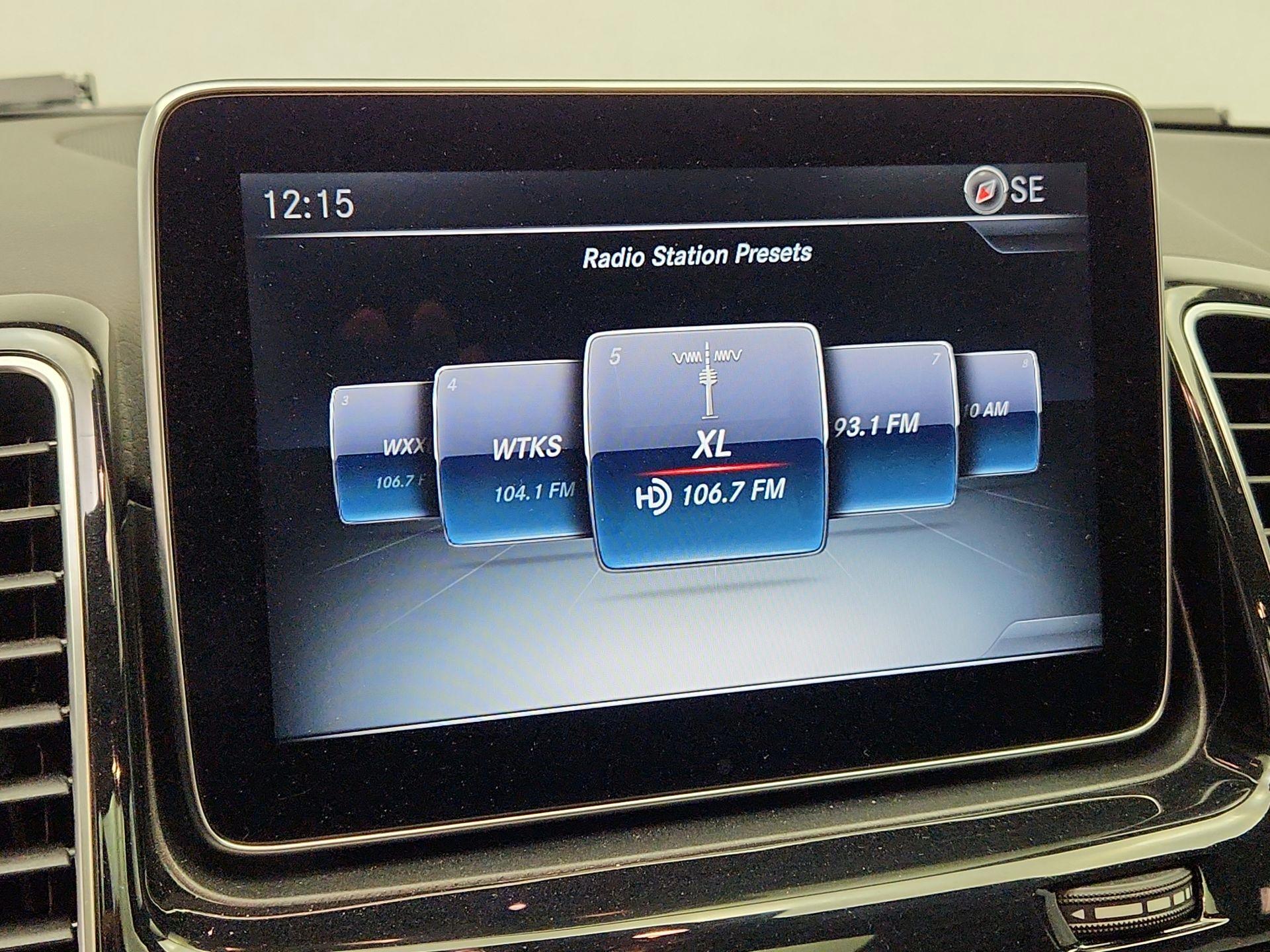 Thumbnail: 2016 Mercedes-Benz GLE - 16