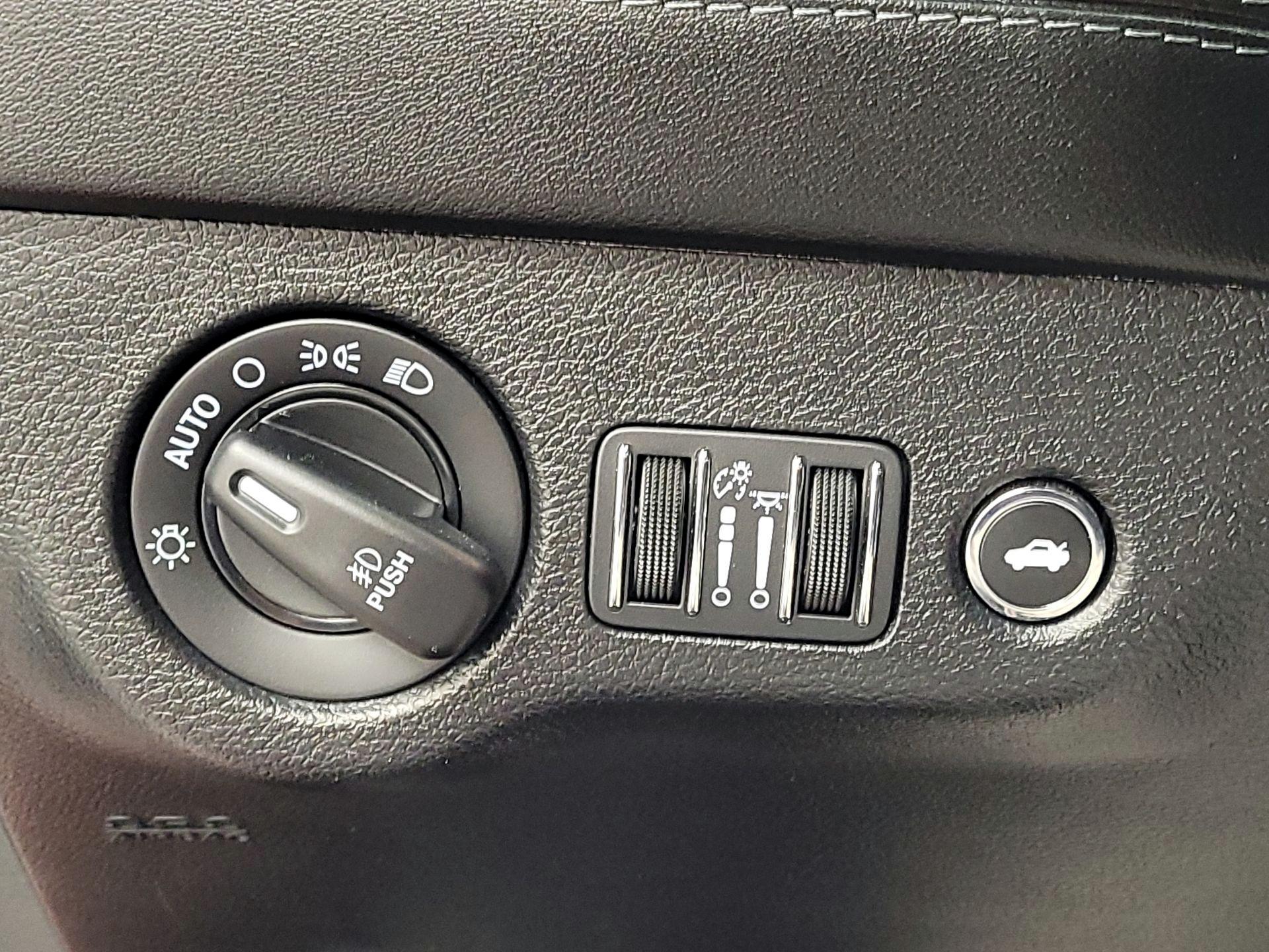 Thumbnail: 2021 Dodge Charger - 13