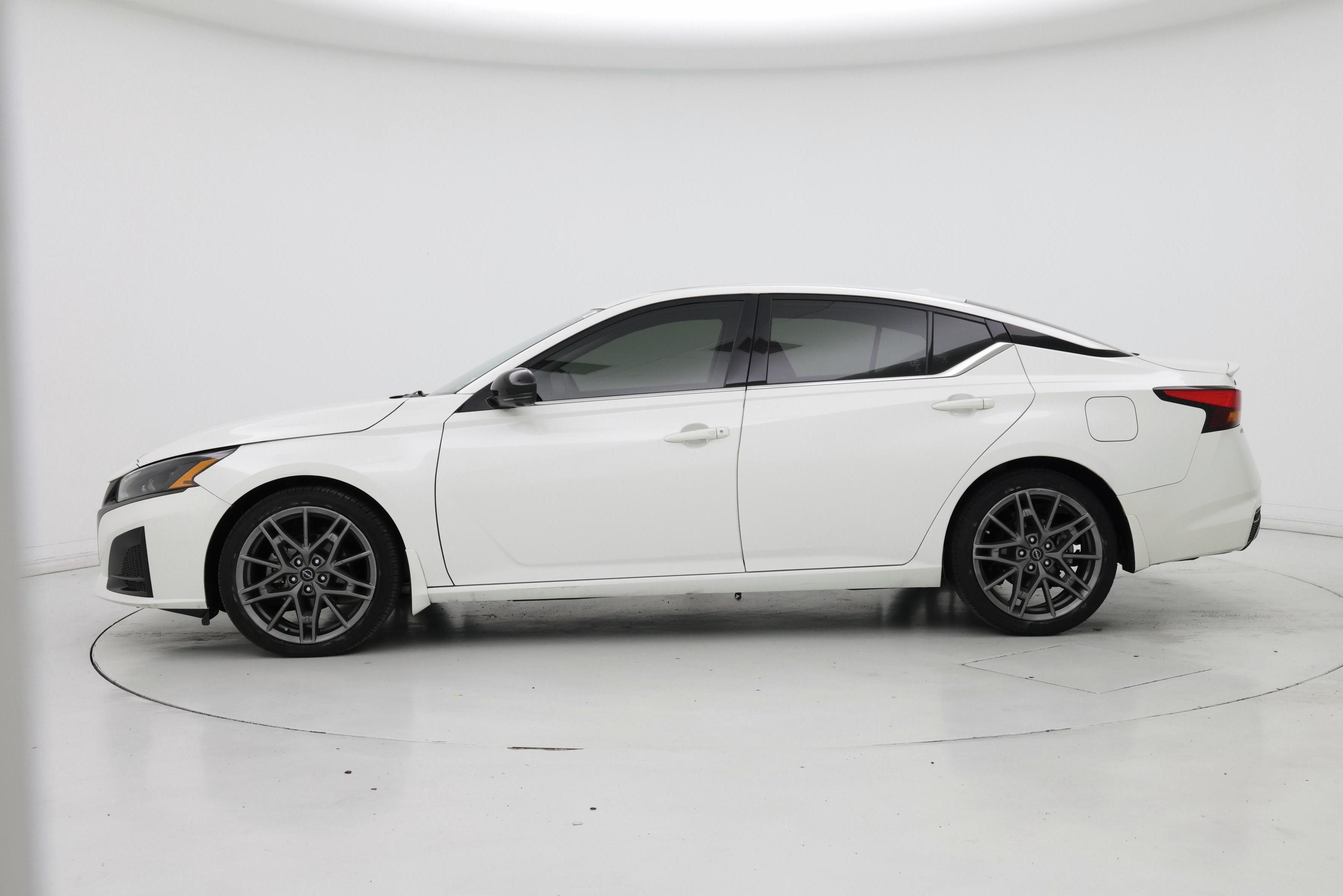 Thumbnail: 2023 Nissan Altima - 3