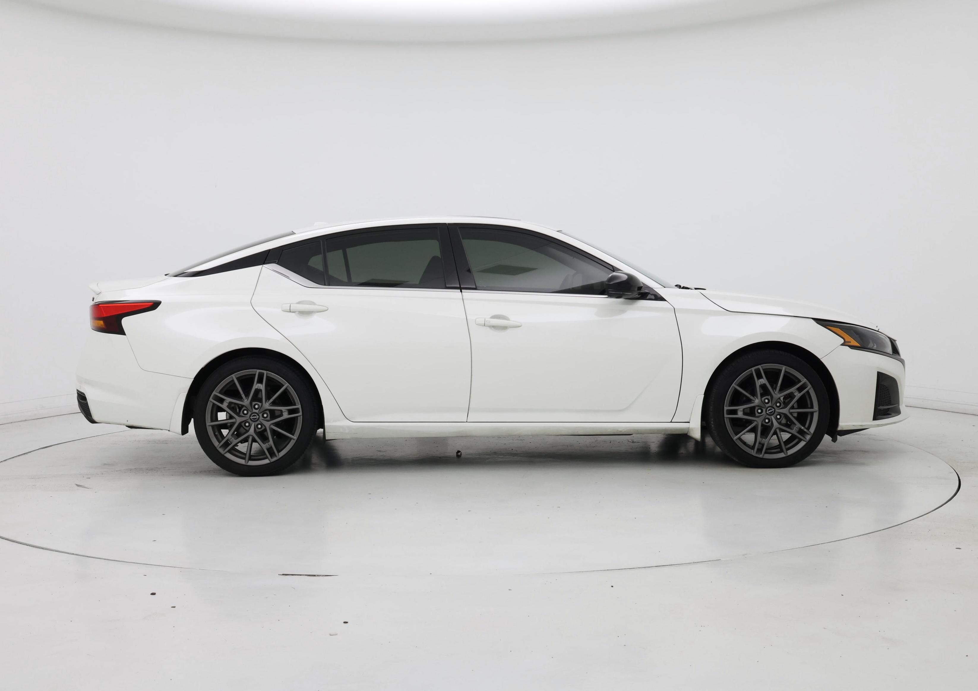 Thumbnail: 2023 Nissan Altima - 7