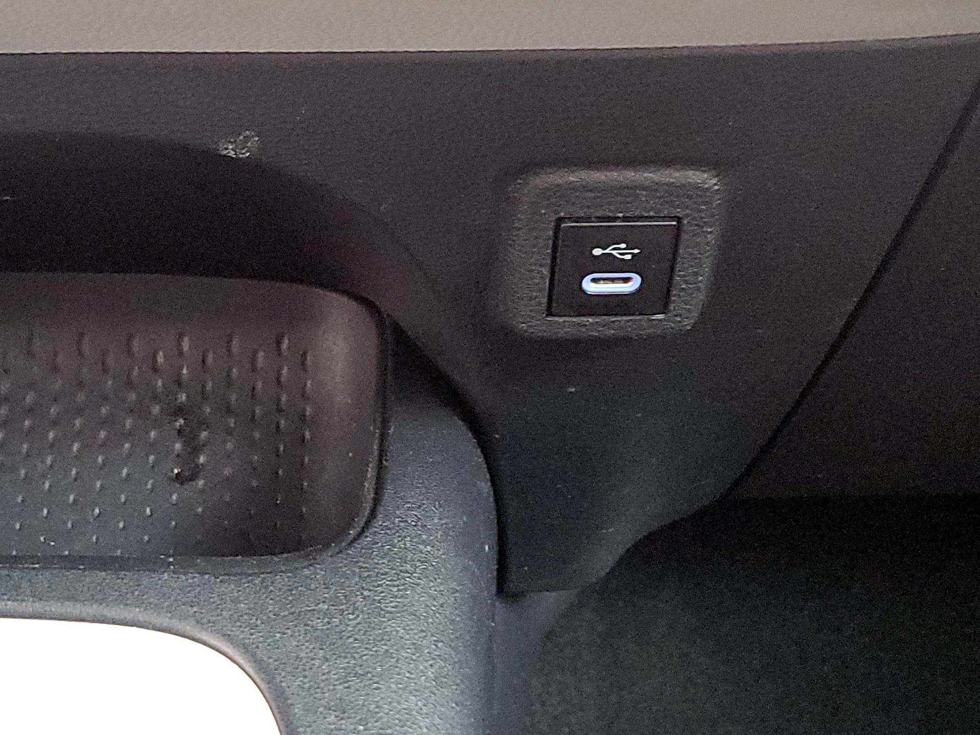 Thumbnail: 2023 Toyota Corolla - 18