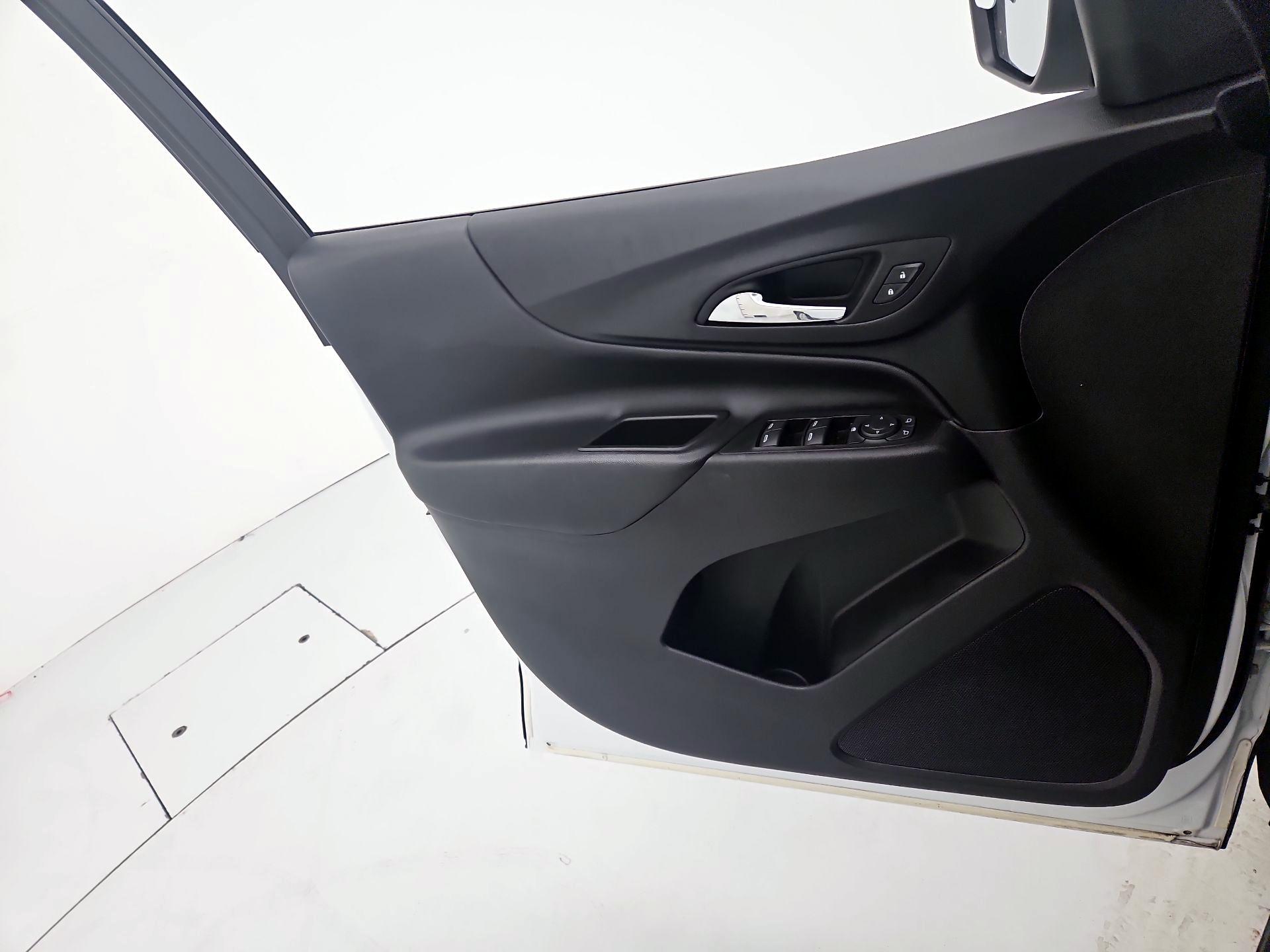 Thumbnail: 2023 Chevrolet Equinox - 12