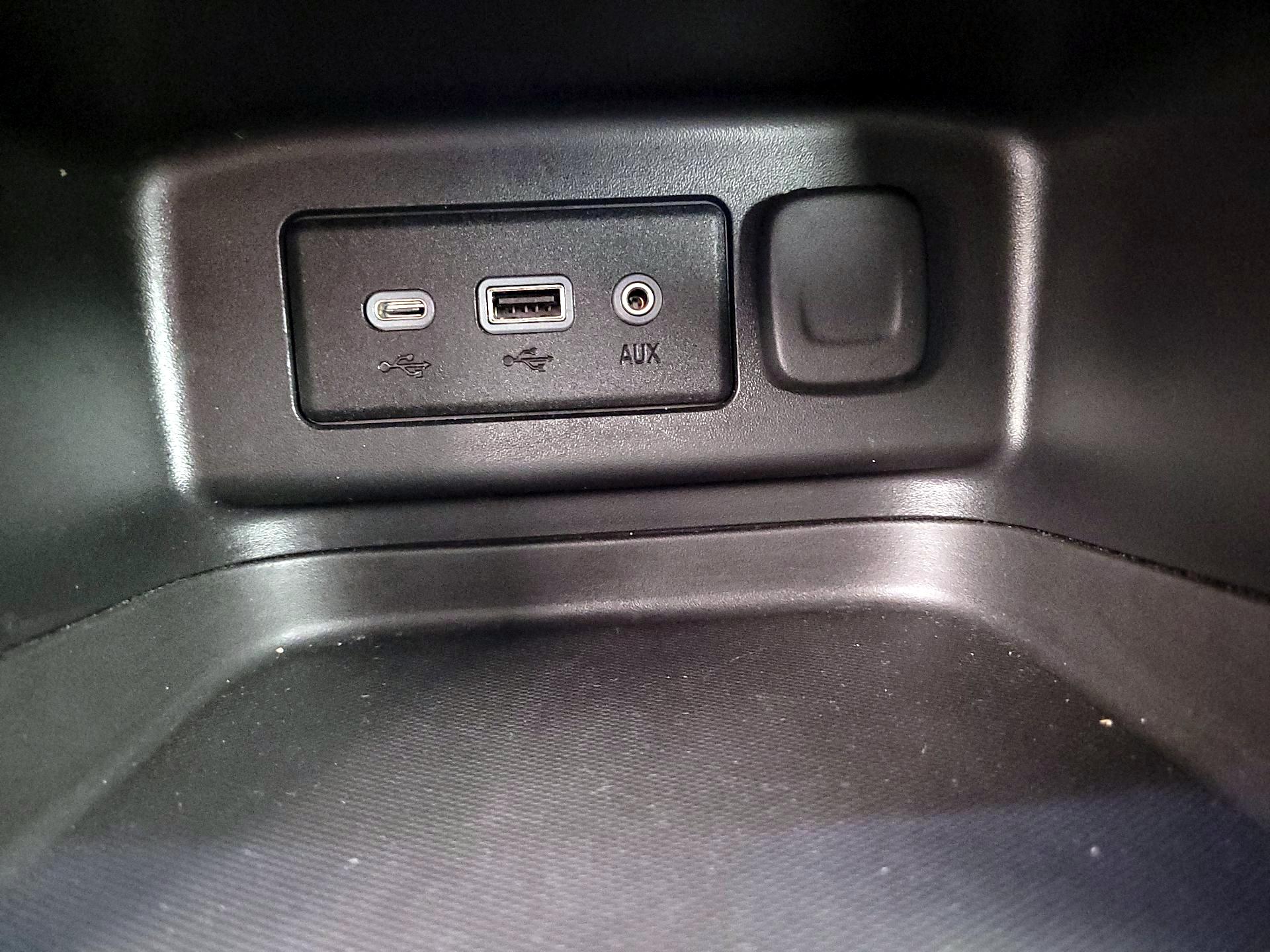 Thumbnail: 2021 Chevrolet Equinox - 18