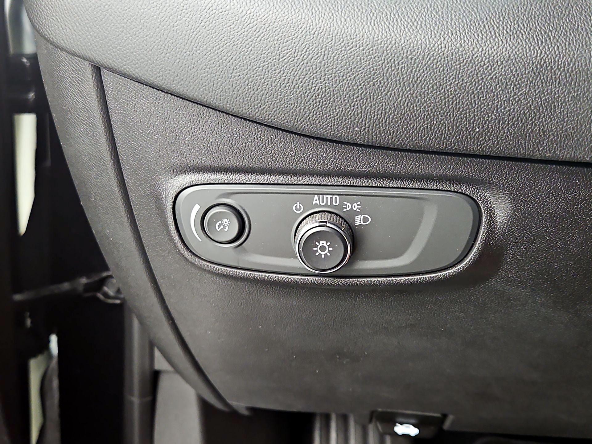 Thumbnail: 2022 Chevrolet Equinox - 13