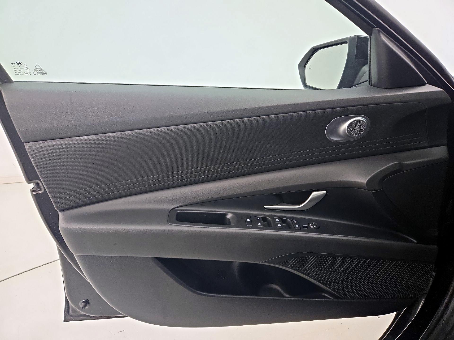 Thumbnail: 2025 Hyundai Elantra - 12