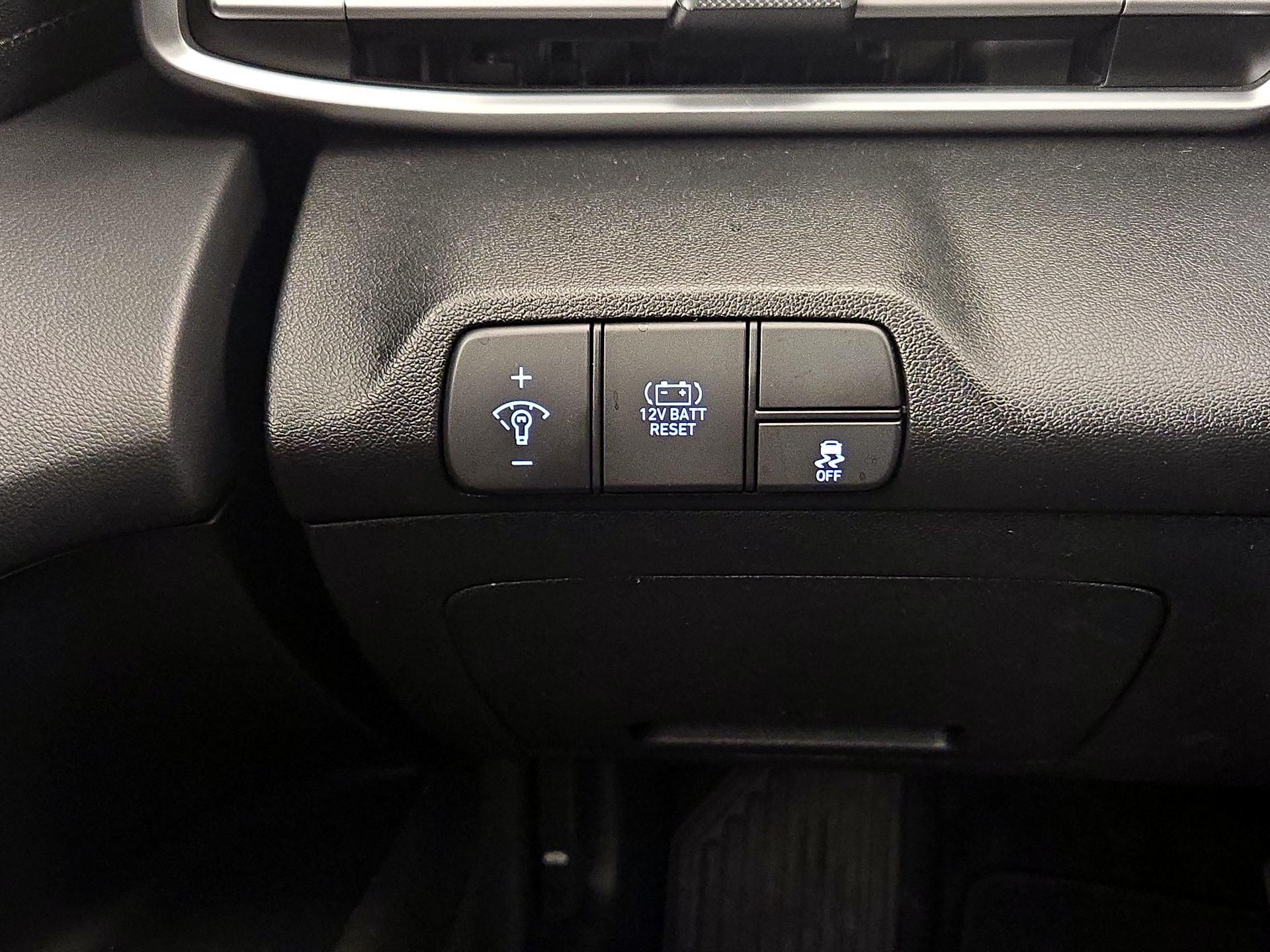 Thumbnail: 2025 Hyundai Elantra - 13