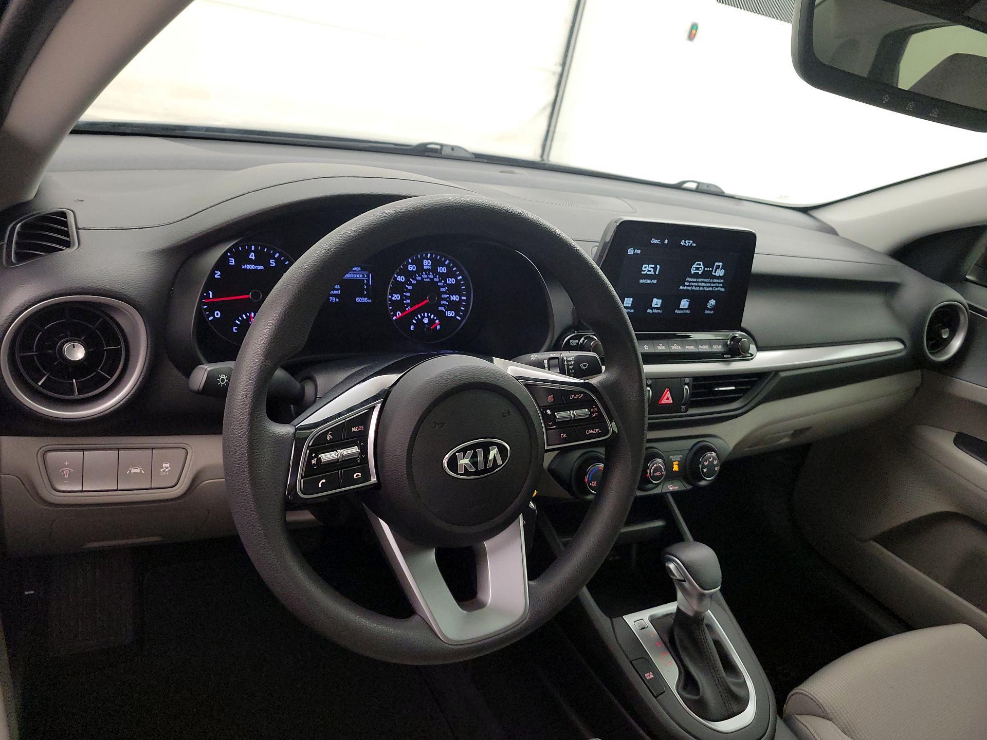 Thumbnail: 2020 Kia Forte - 9