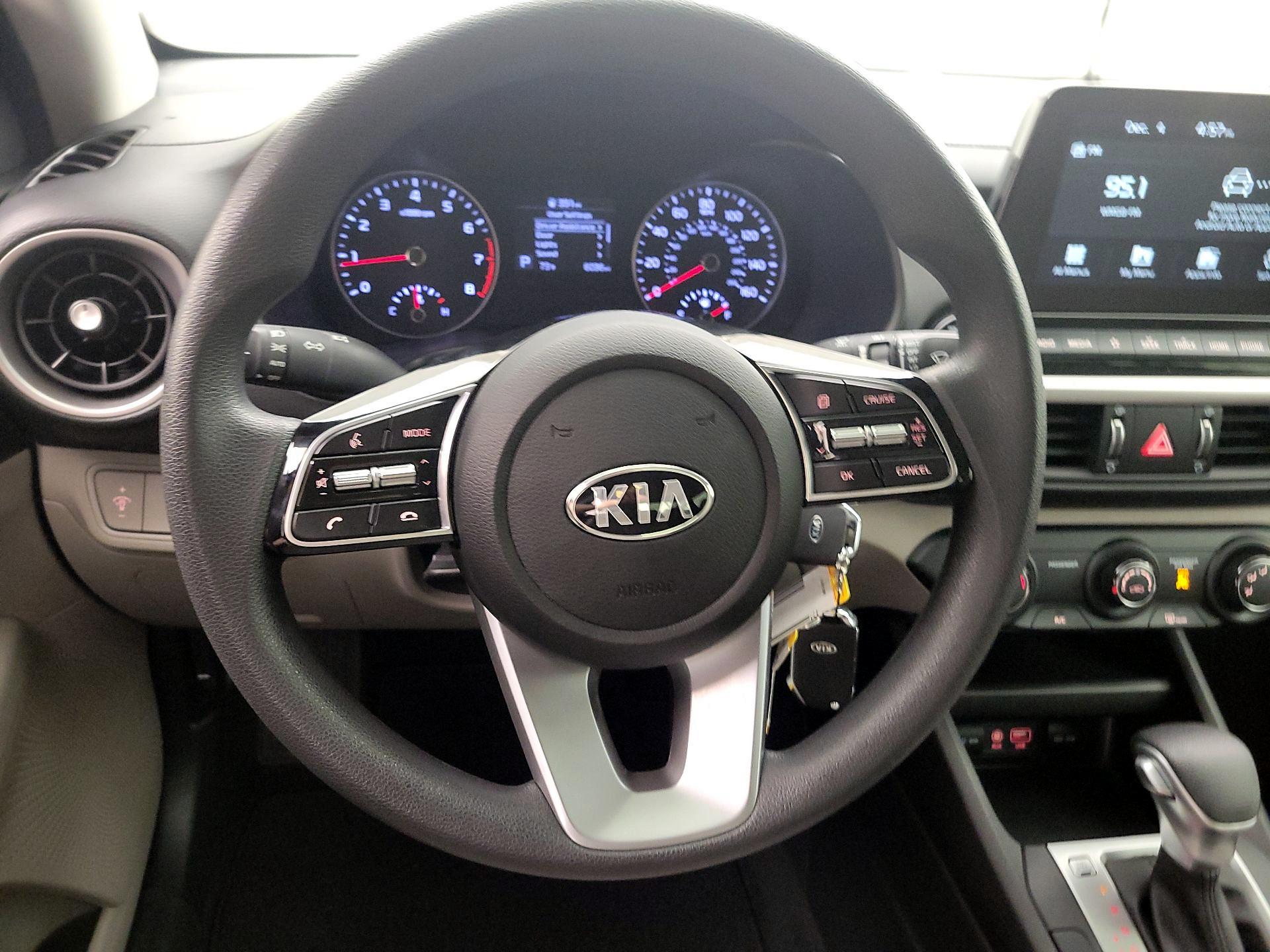 Thumbnail: 2020 Kia Forte - 10