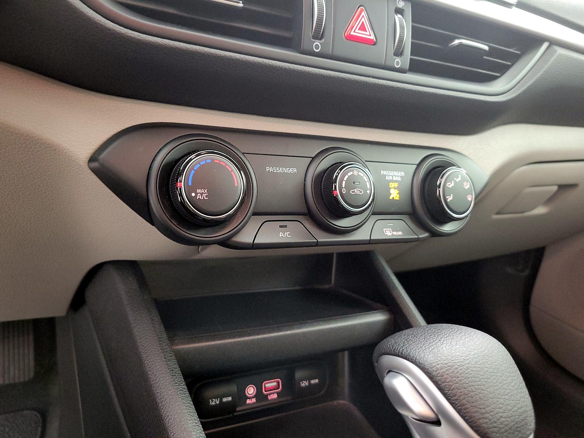 Thumbnail: 2020 Kia Forte - 16