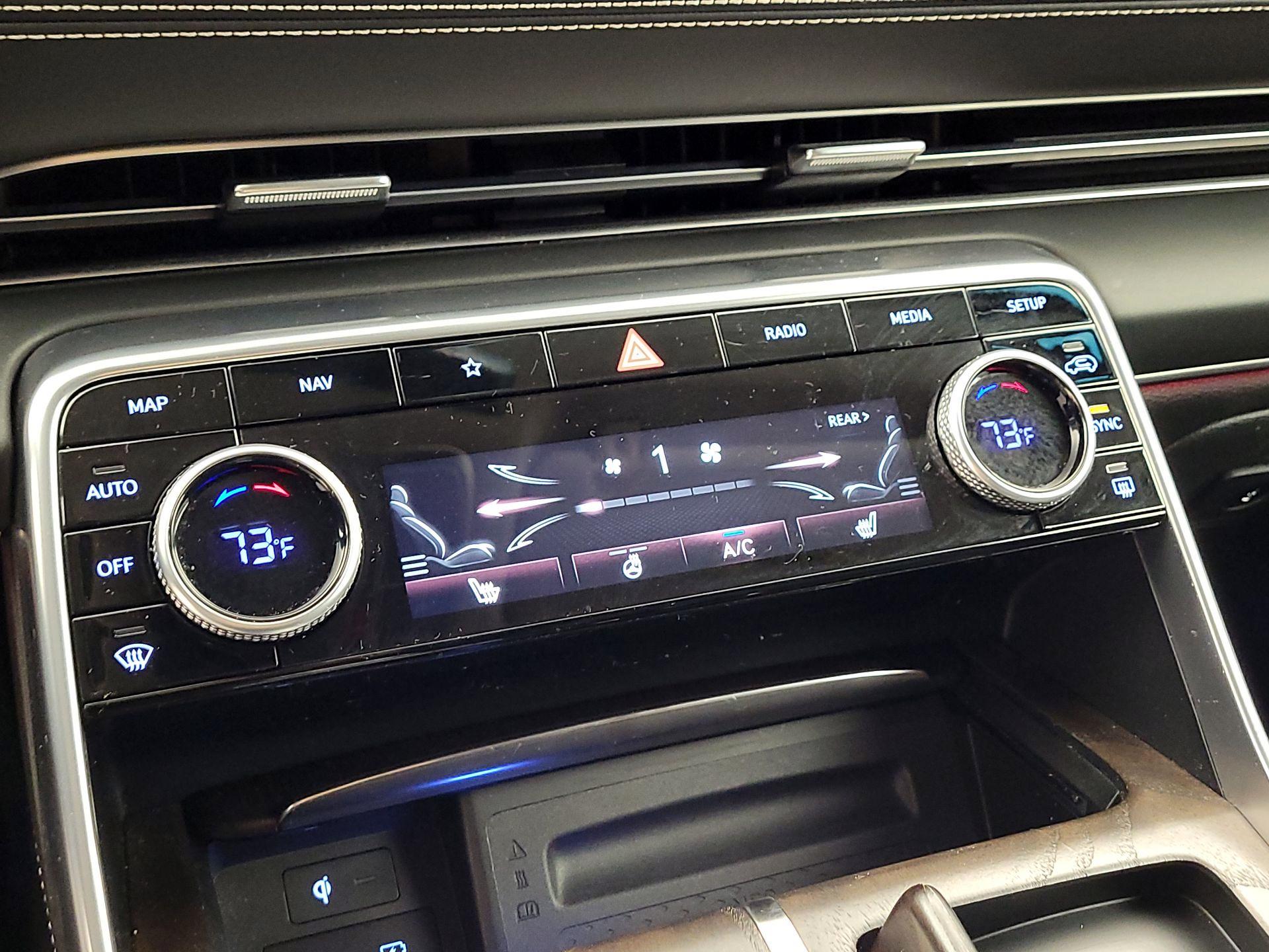 Thumbnail: 2024 Genesis GV80 - 16