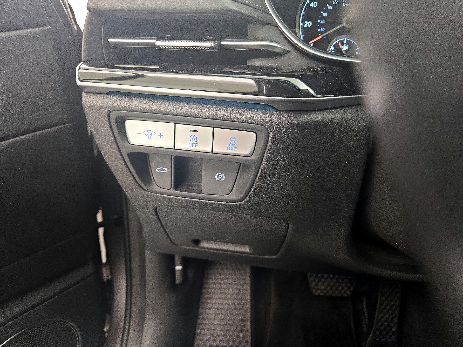 Thumbnail: 2023 Genesis G80 - 13