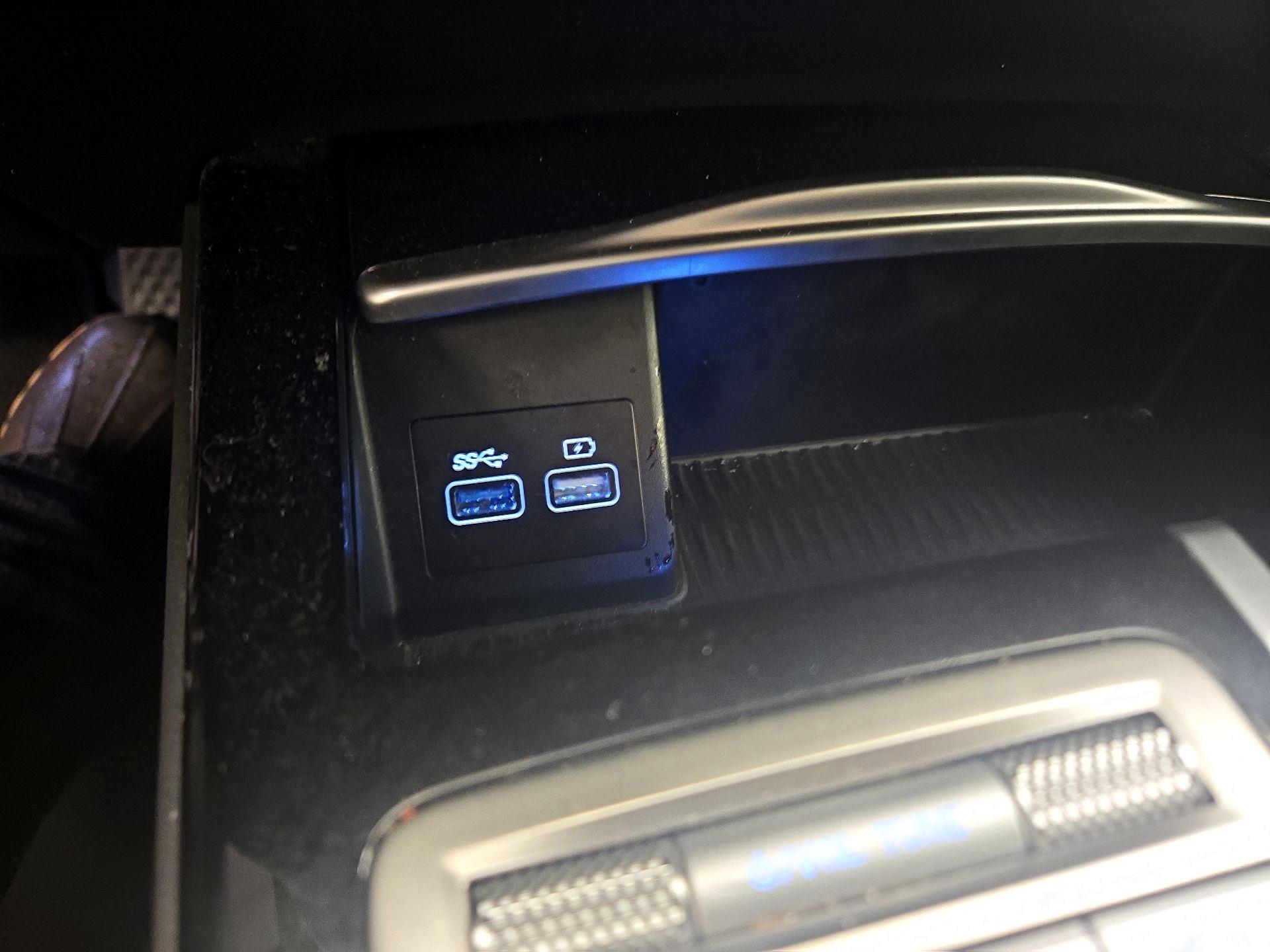 Thumbnail: 2023 Genesis G80 - 19