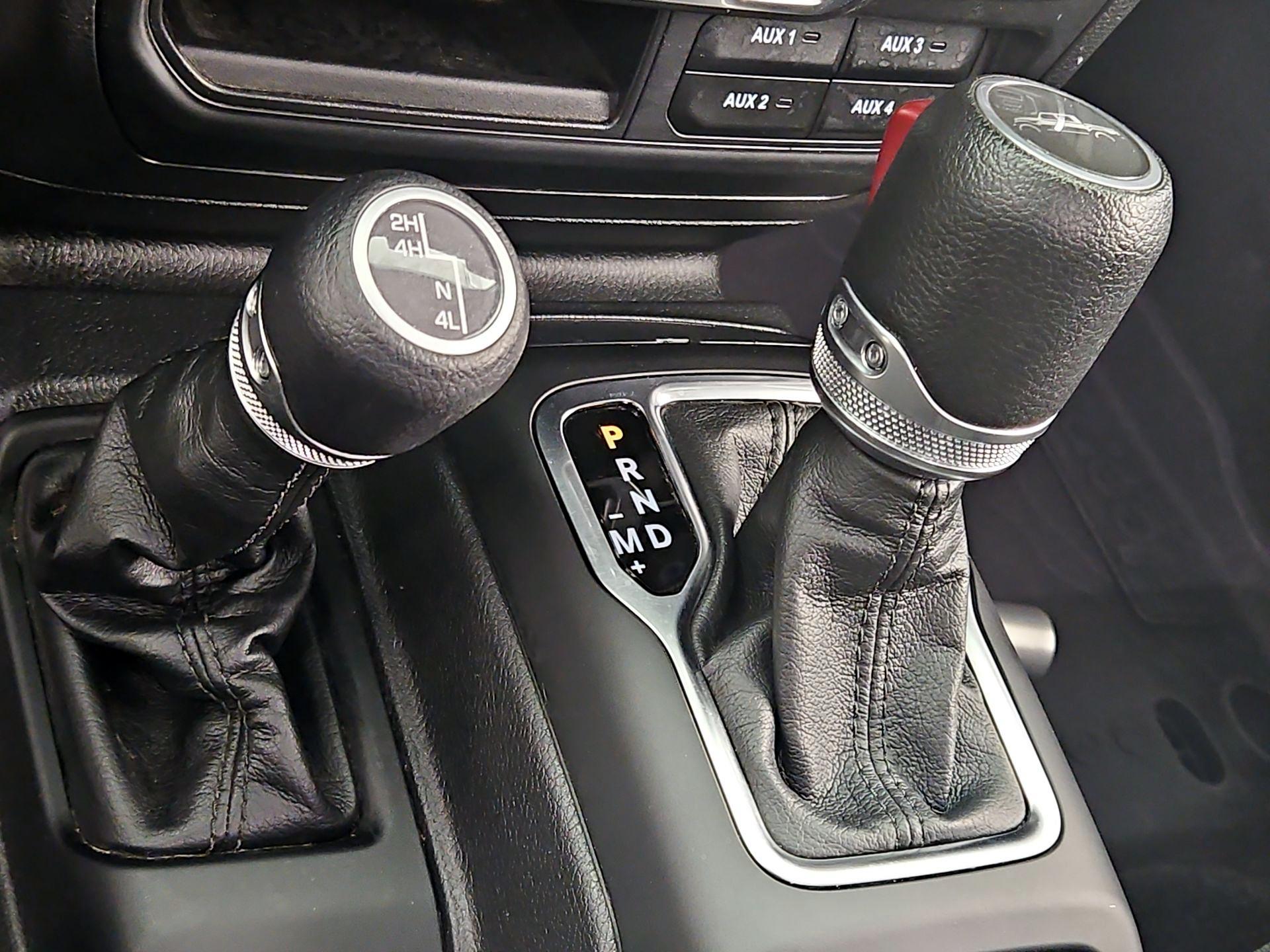 Thumbnail: 2023 Jeep Gladiator - 18