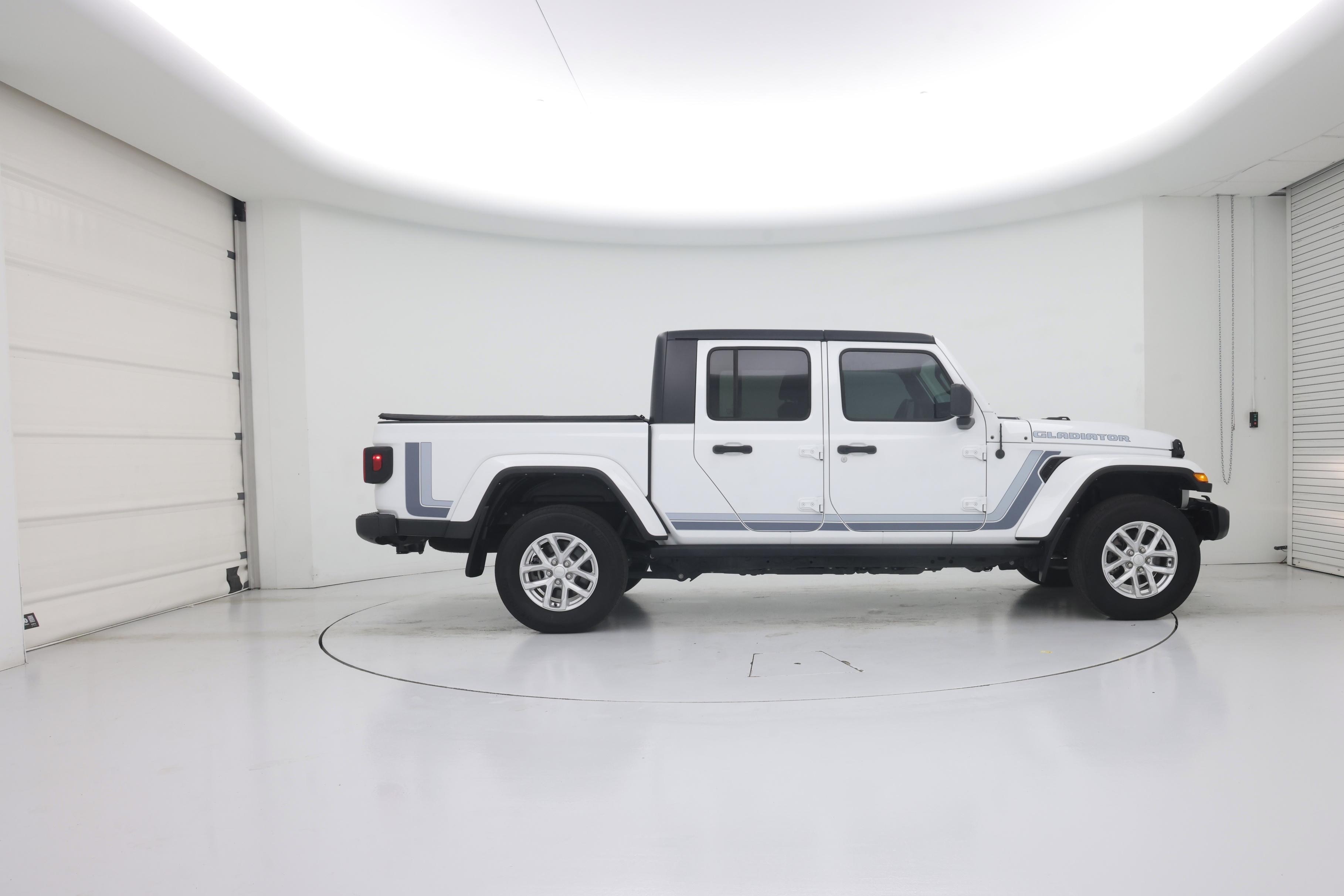 Thumbnail: 2023 Jeep Gladiator - 3