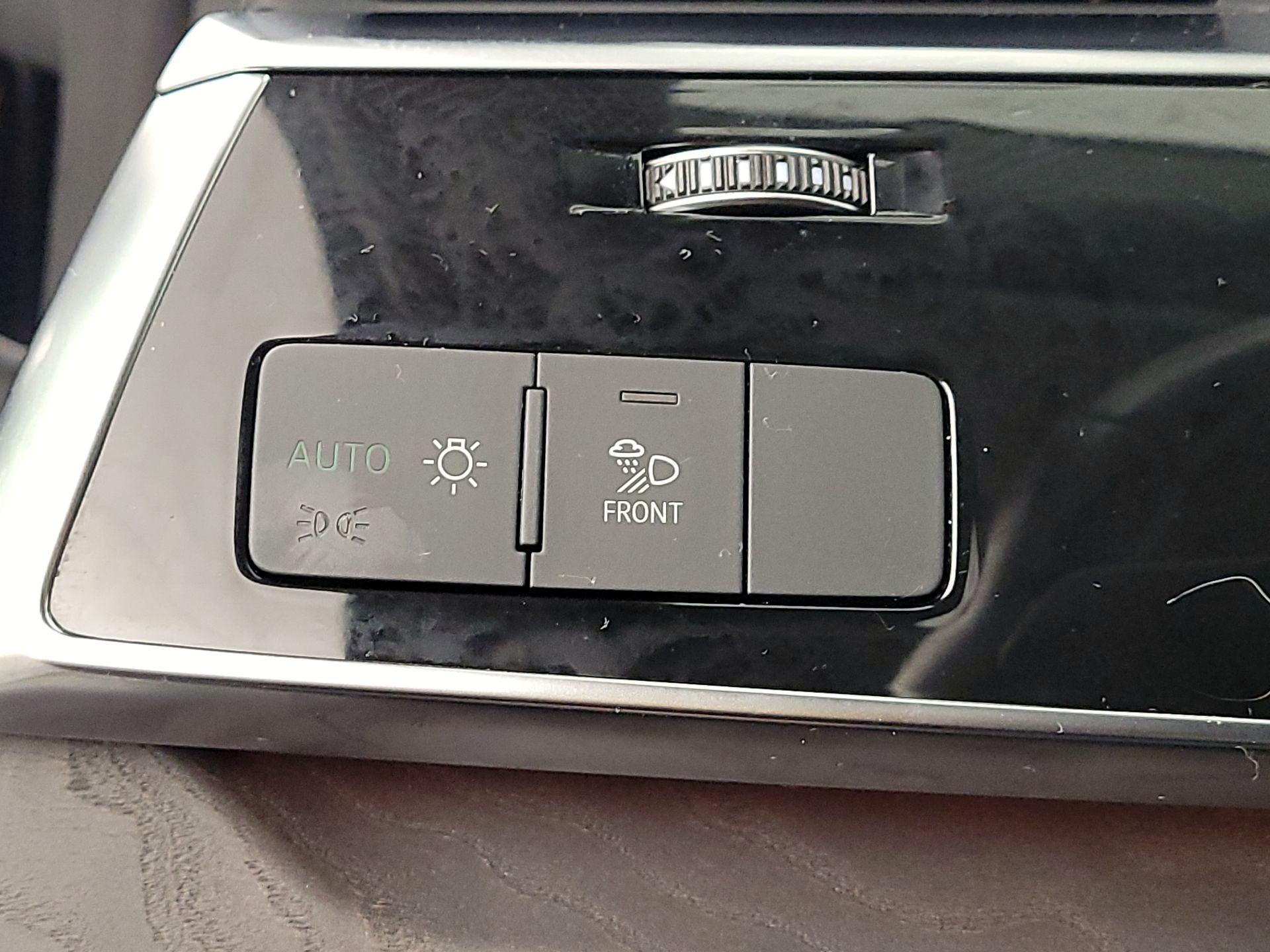 Thumbnail: 2021 Audi Q8 - 13