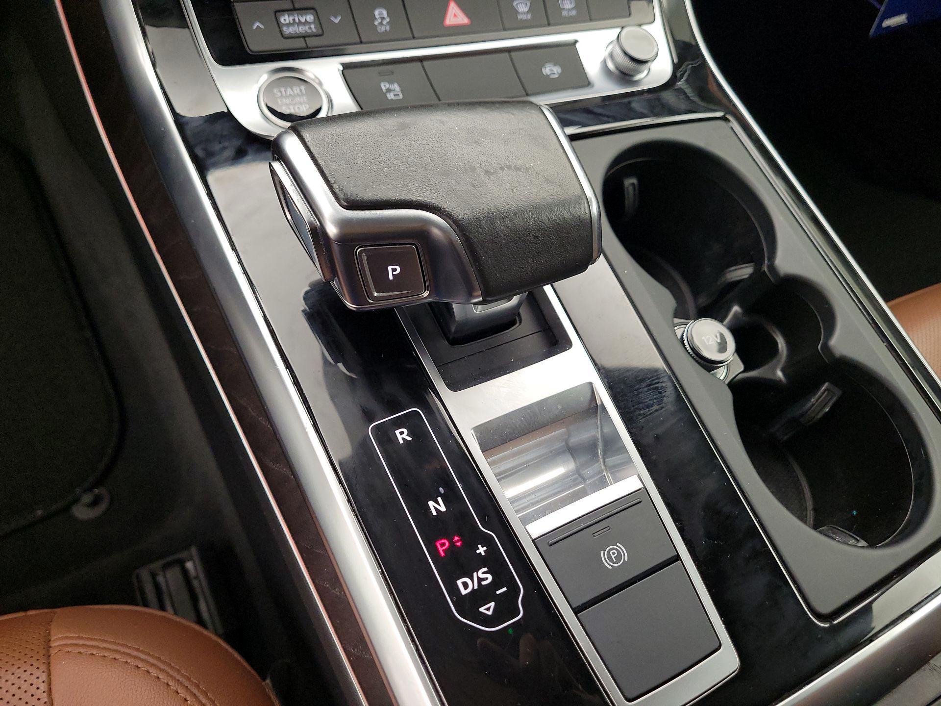 Thumbnail: 2021 Audi Q8 - 17