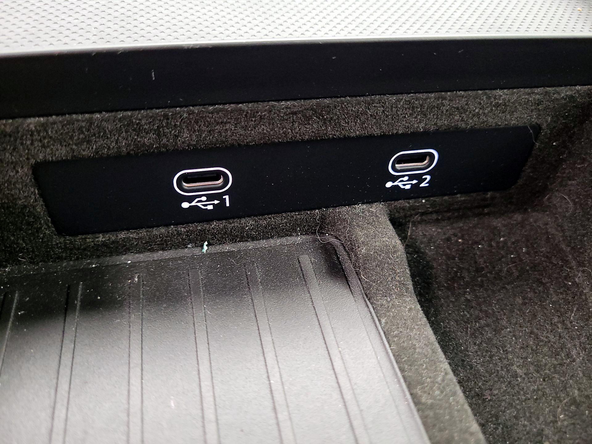 Thumbnail: 2021 Audi Q8 - 18