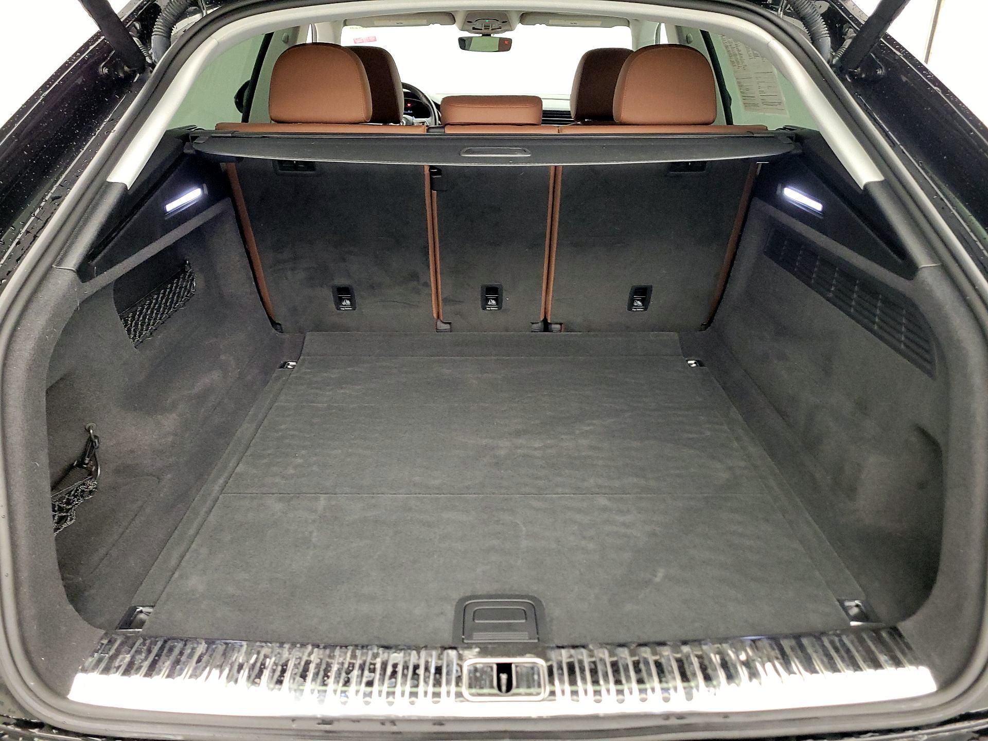 Thumbnail: 2021 Audi Q8 - 20