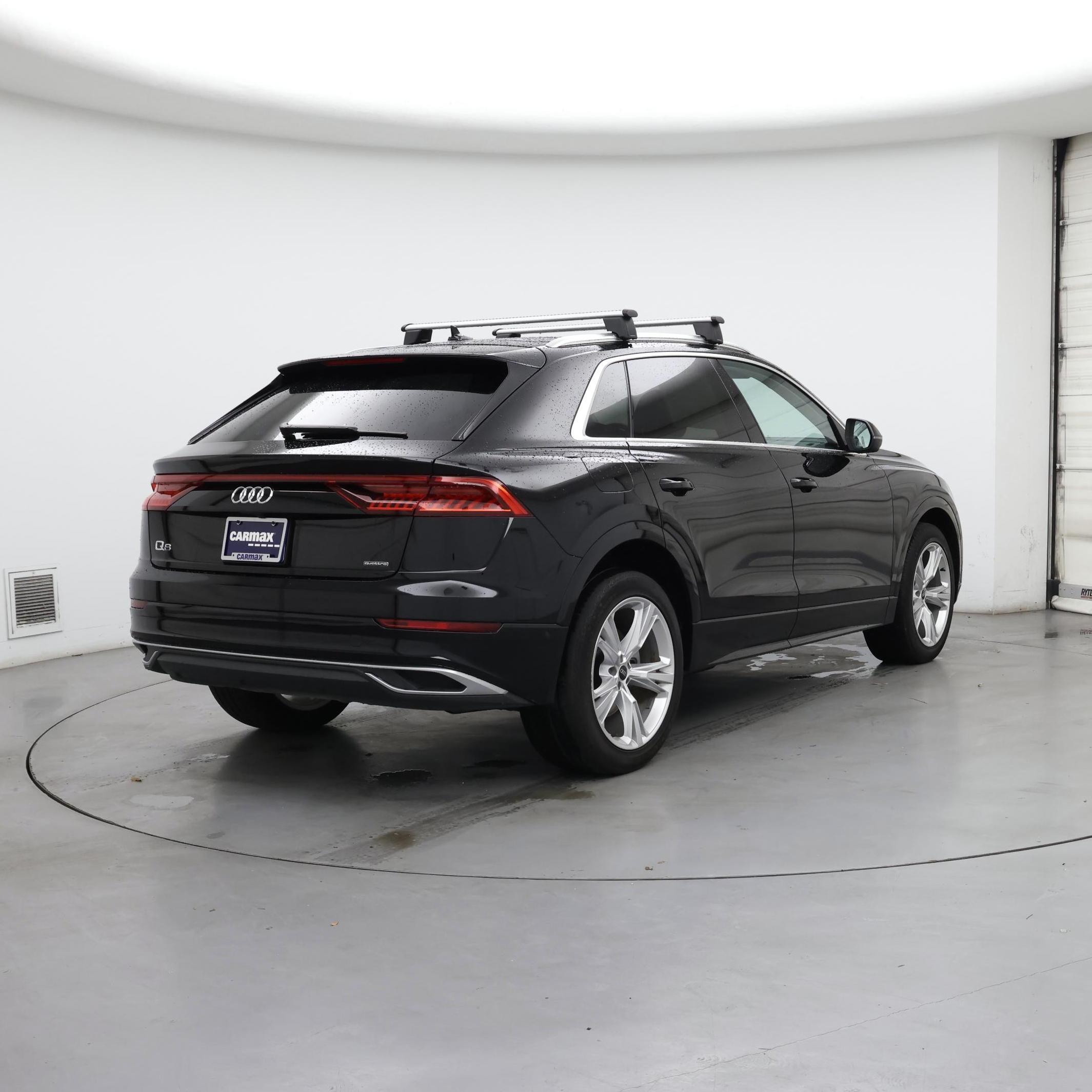 Thumbnail: 2021 Audi Q8 - 8