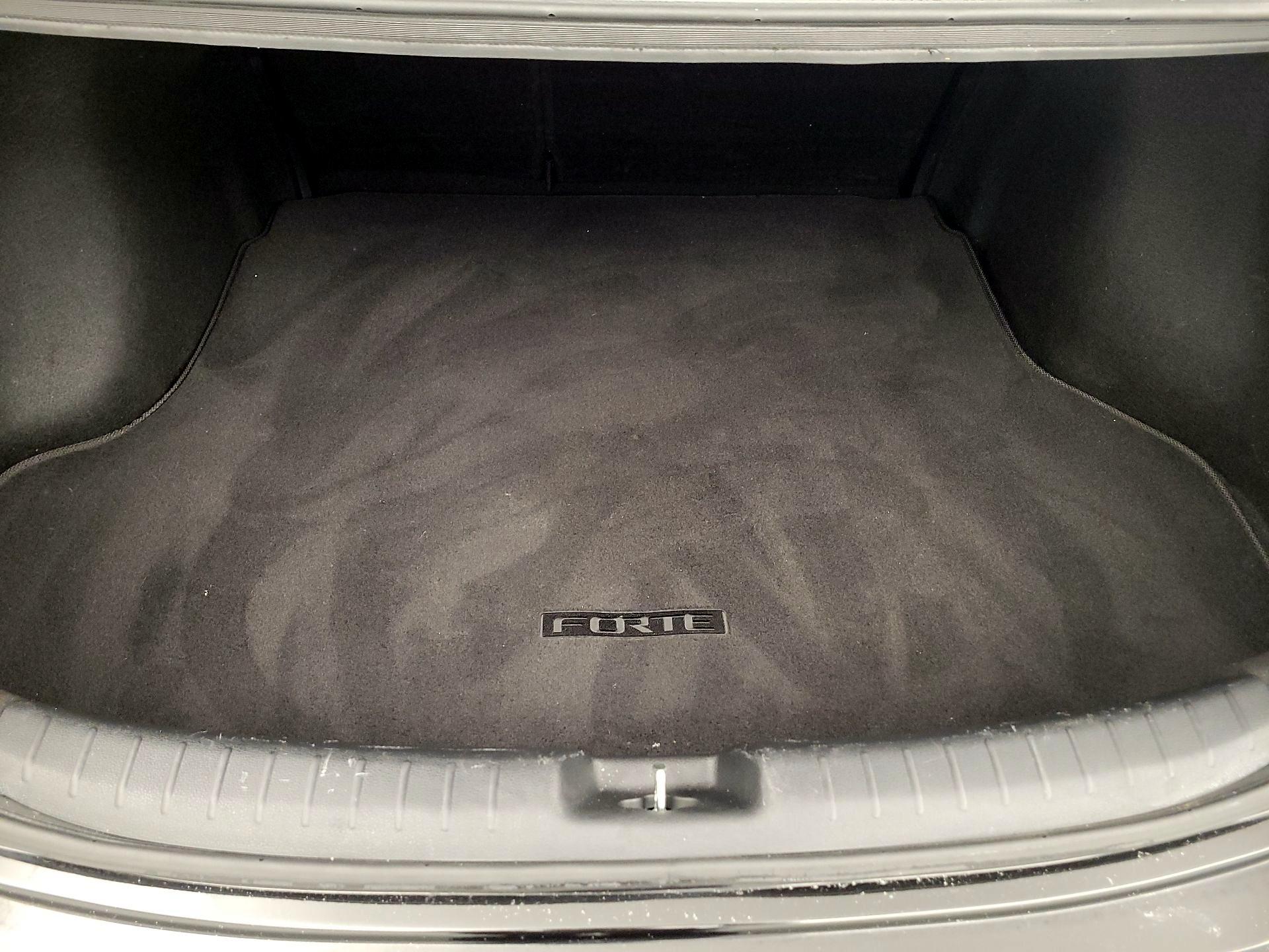 Thumbnail: 2020 Kia Forte - 20