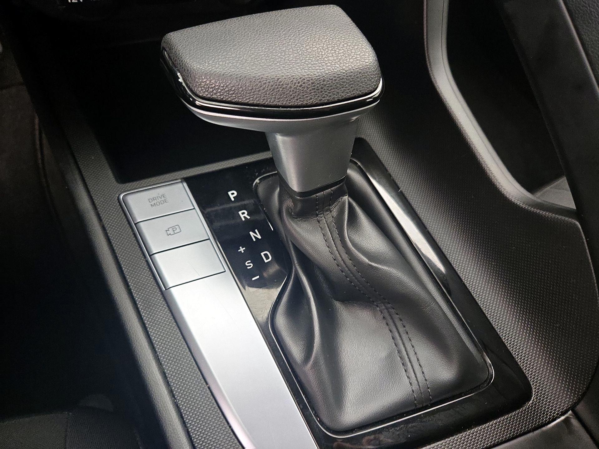 Thumbnail: 2023 Hyundai Elantra - 17