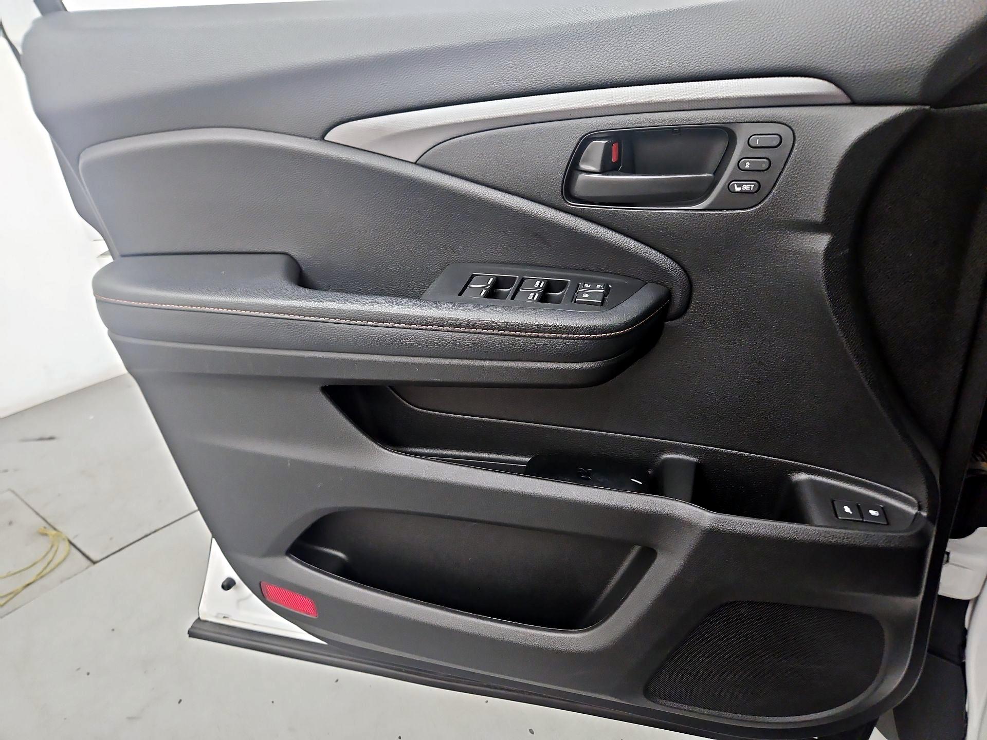 Thumbnail: 2023 Honda Passport - 12