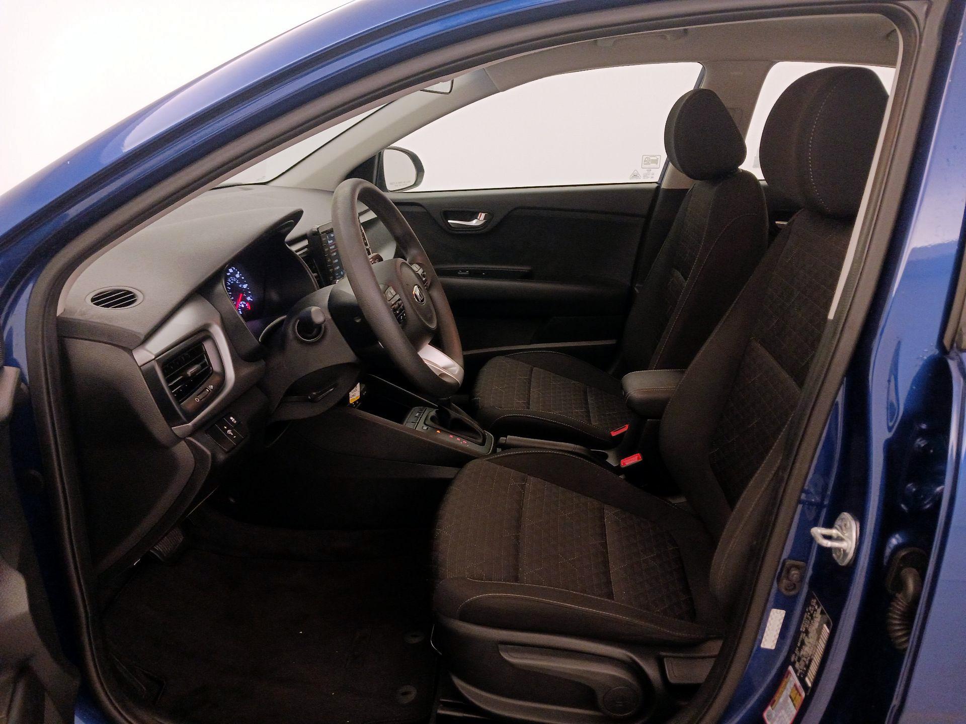 Thumbnail: 2020 Kia Rio - 11