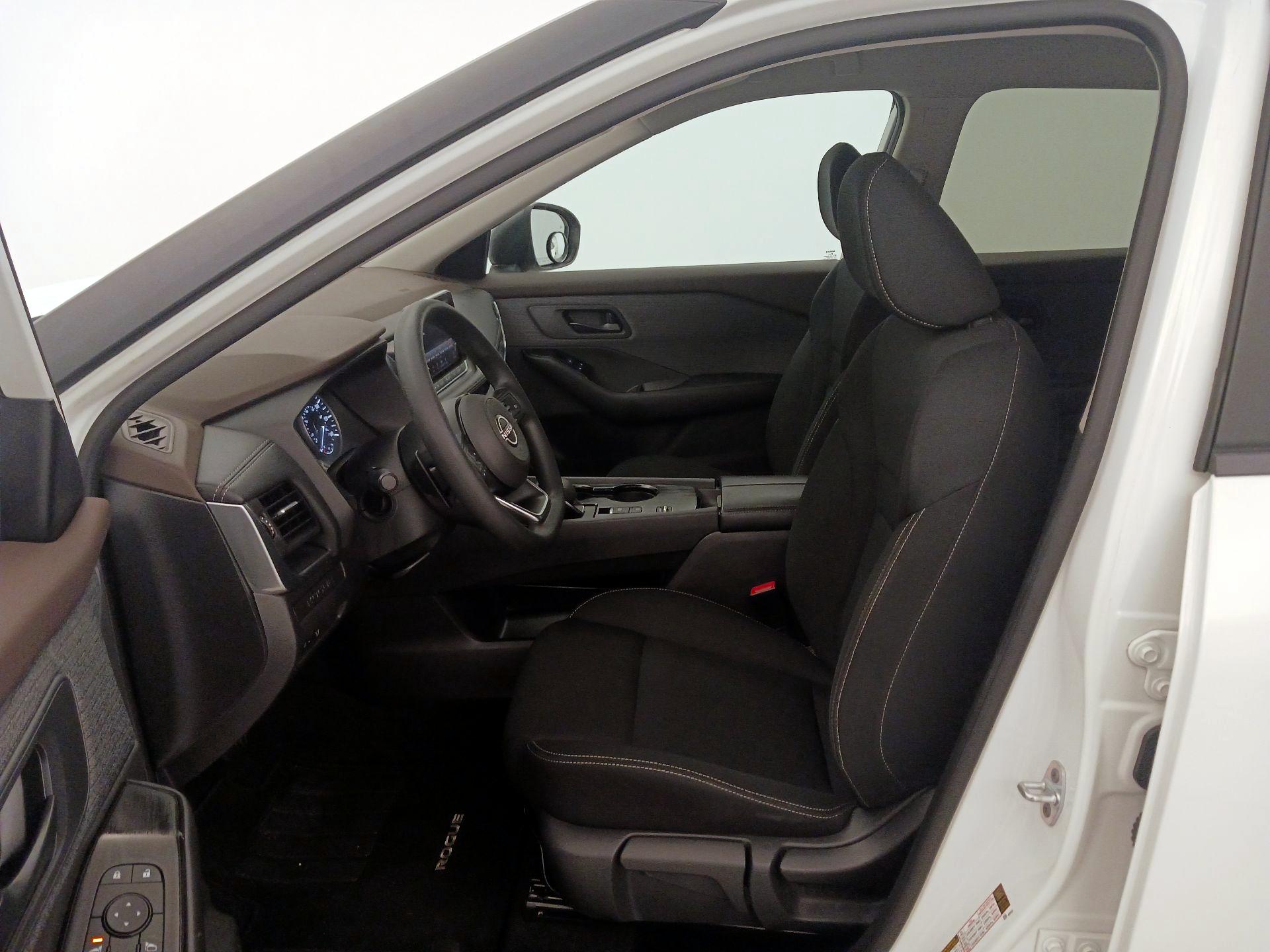 Thumbnail: 2023 Nissan Rogue - 11