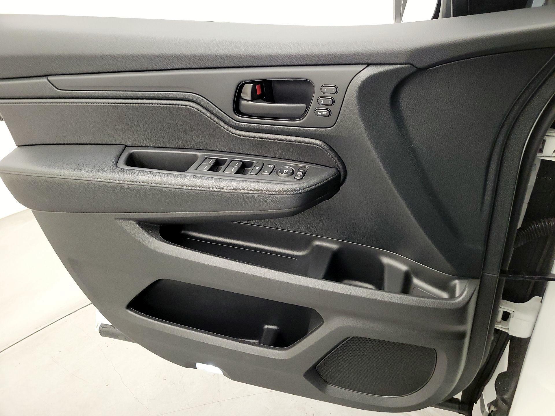 Thumbnail: 2022 Honda Odyssey - 12