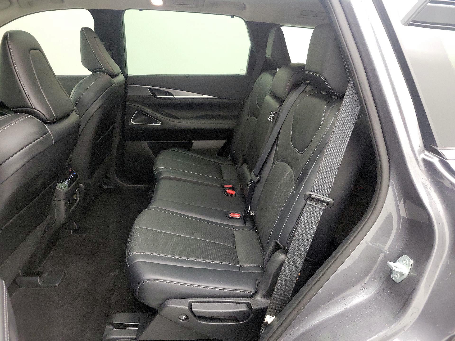 Thumbnail: 2023 INFINITI QX60 - 20