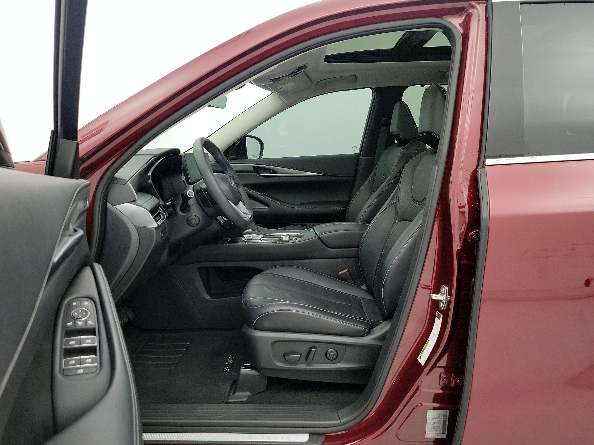 Thumbnail: 2023 INFINITI QX60 - 11