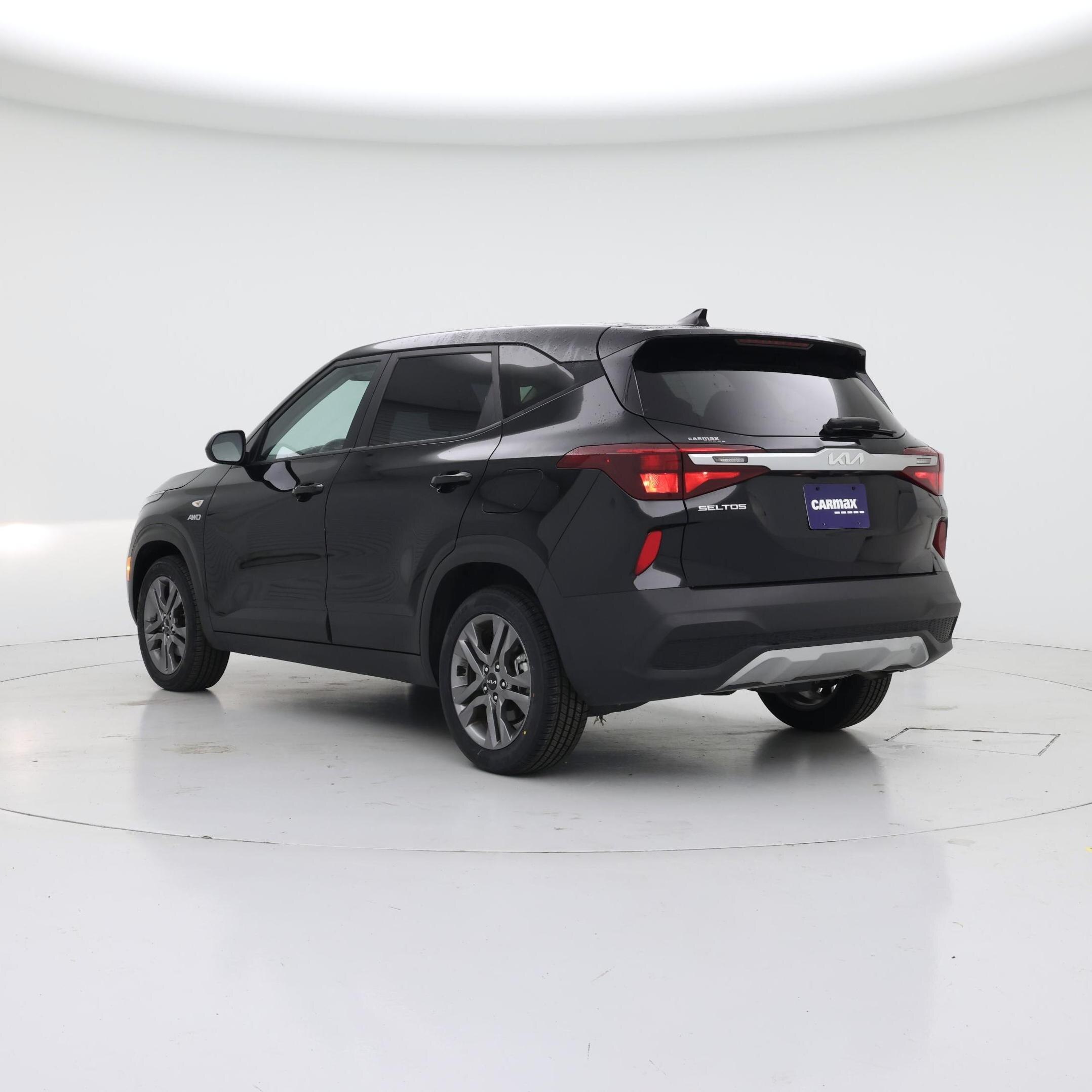 Thumbnail: 2023 Kia Seltos - 2