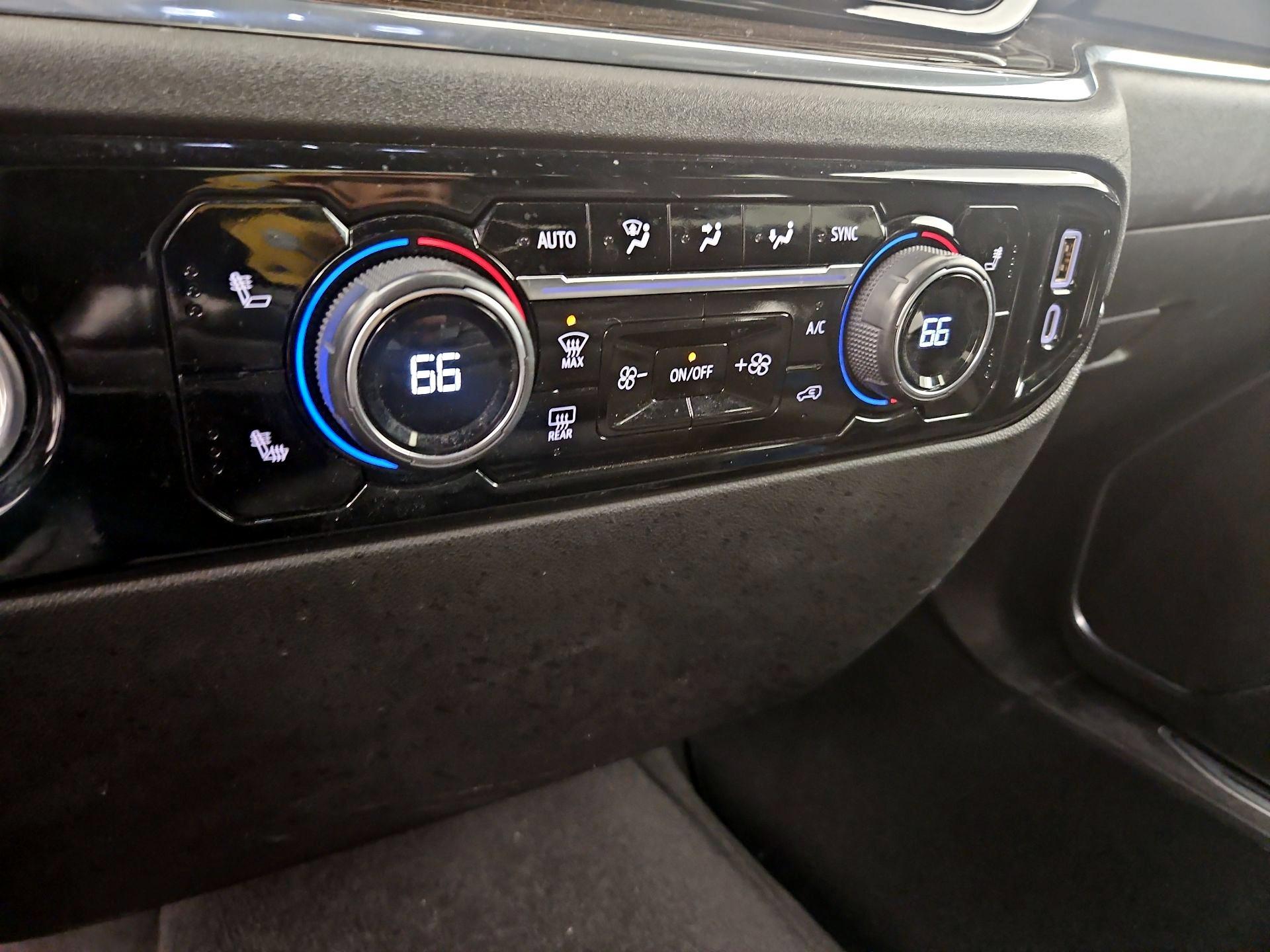 Thumbnail: 2023 Chevrolet Silverado 1500 - 16