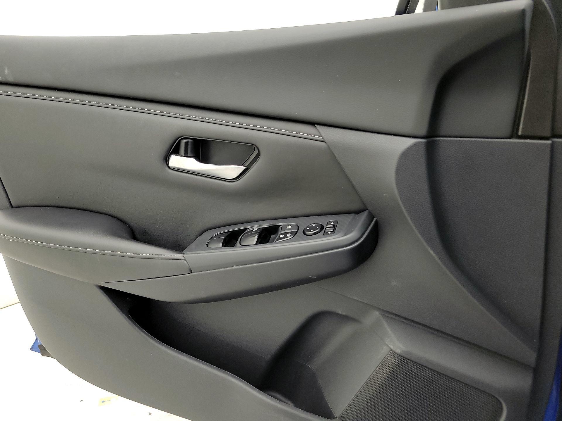 Thumbnail: 2022 Nissan Sentra - 12