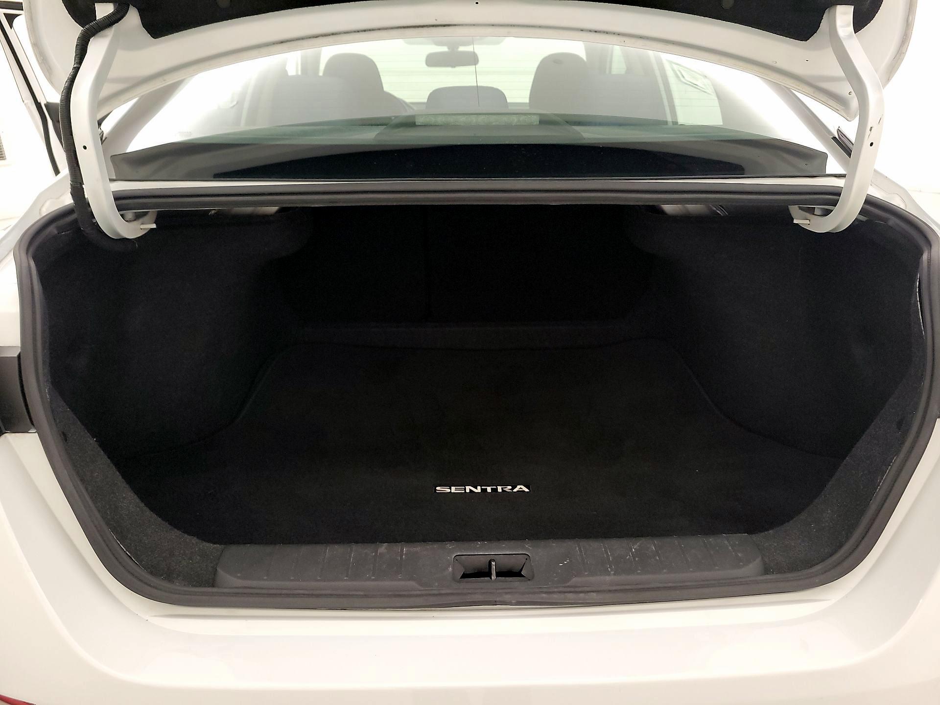 Thumbnail: 2020 Nissan Sentra - 20