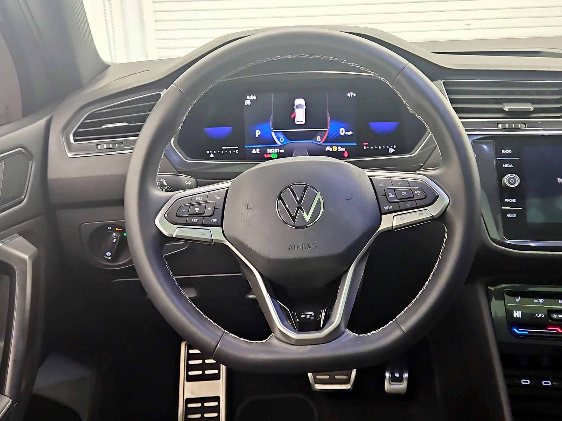 Thumbnail: 2023 Volkswagen Tiguan - 10