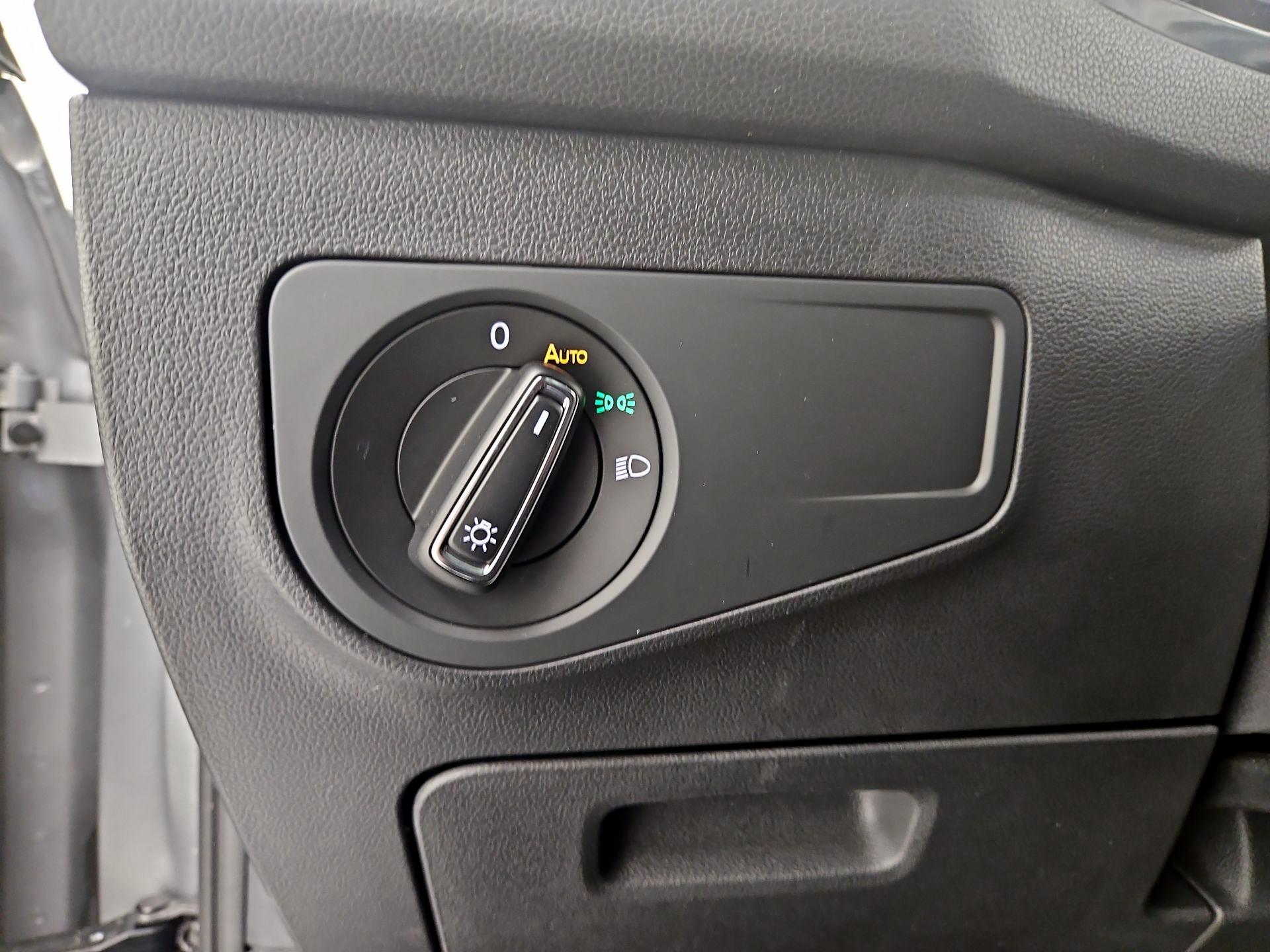 Thumbnail: 2023 Volkswagen Tiguan - 13