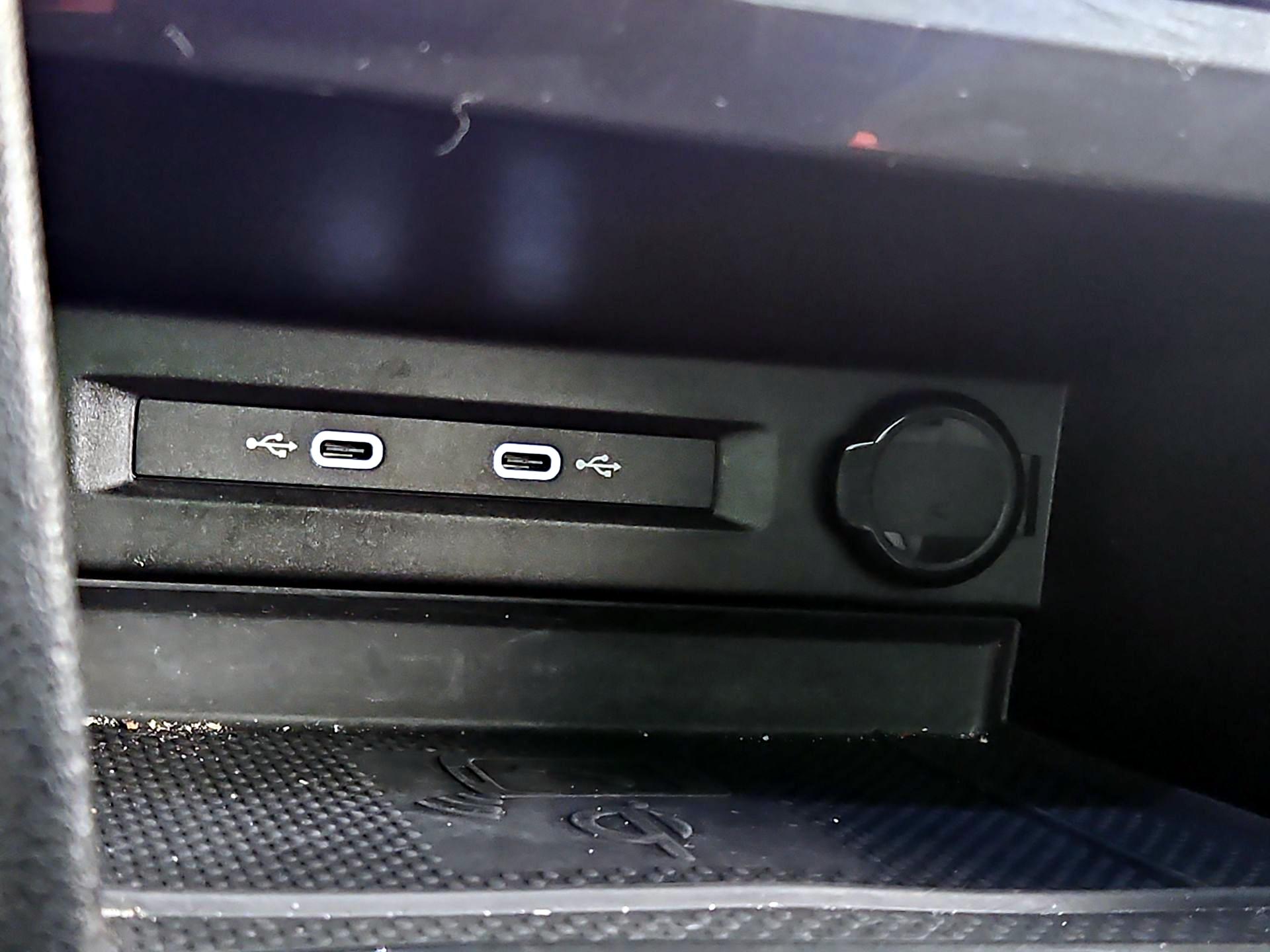 Thumbnail: 2023 Volkswagen Tiguan - 18