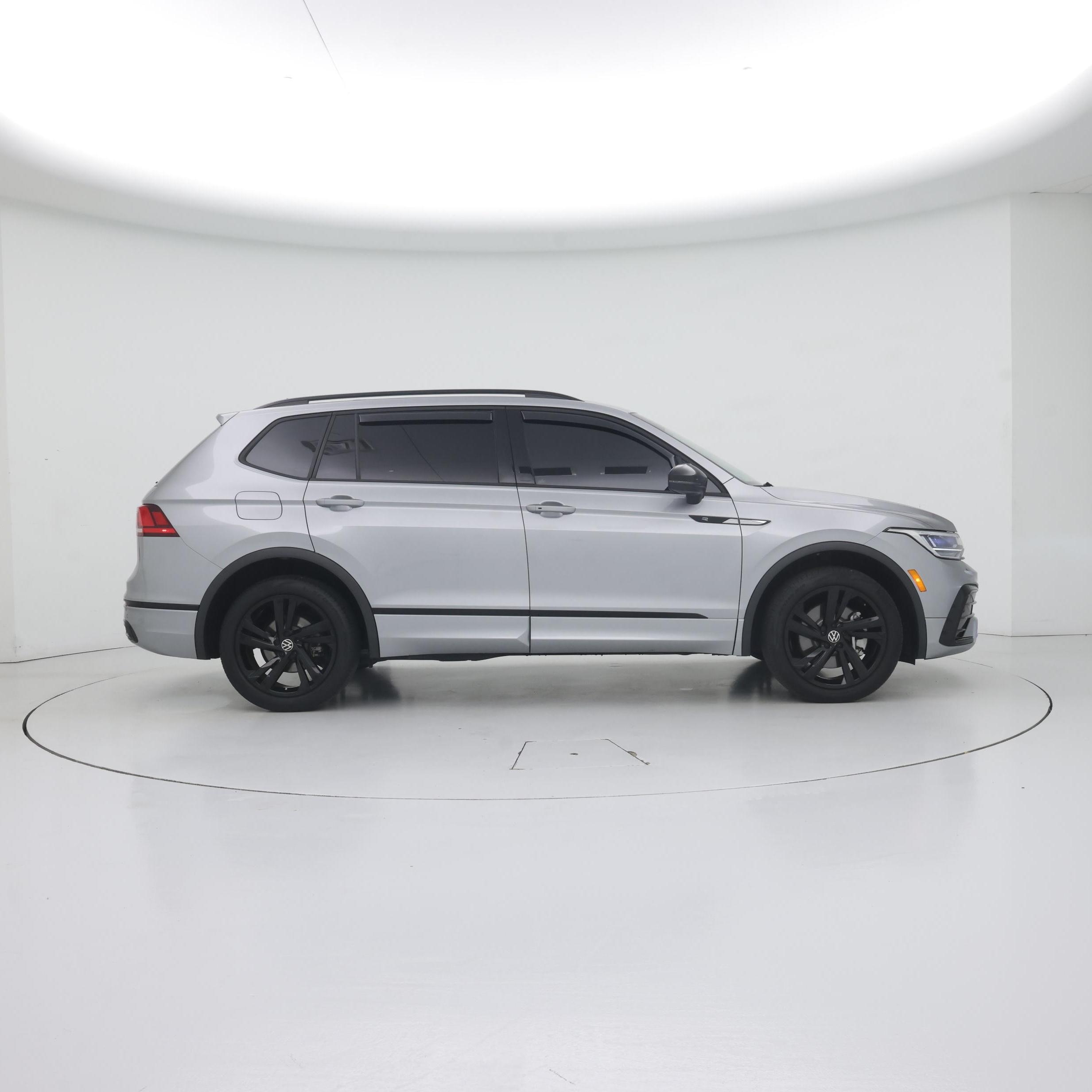 Thumbnail: 2023 Volkswagen Tiguan - 7