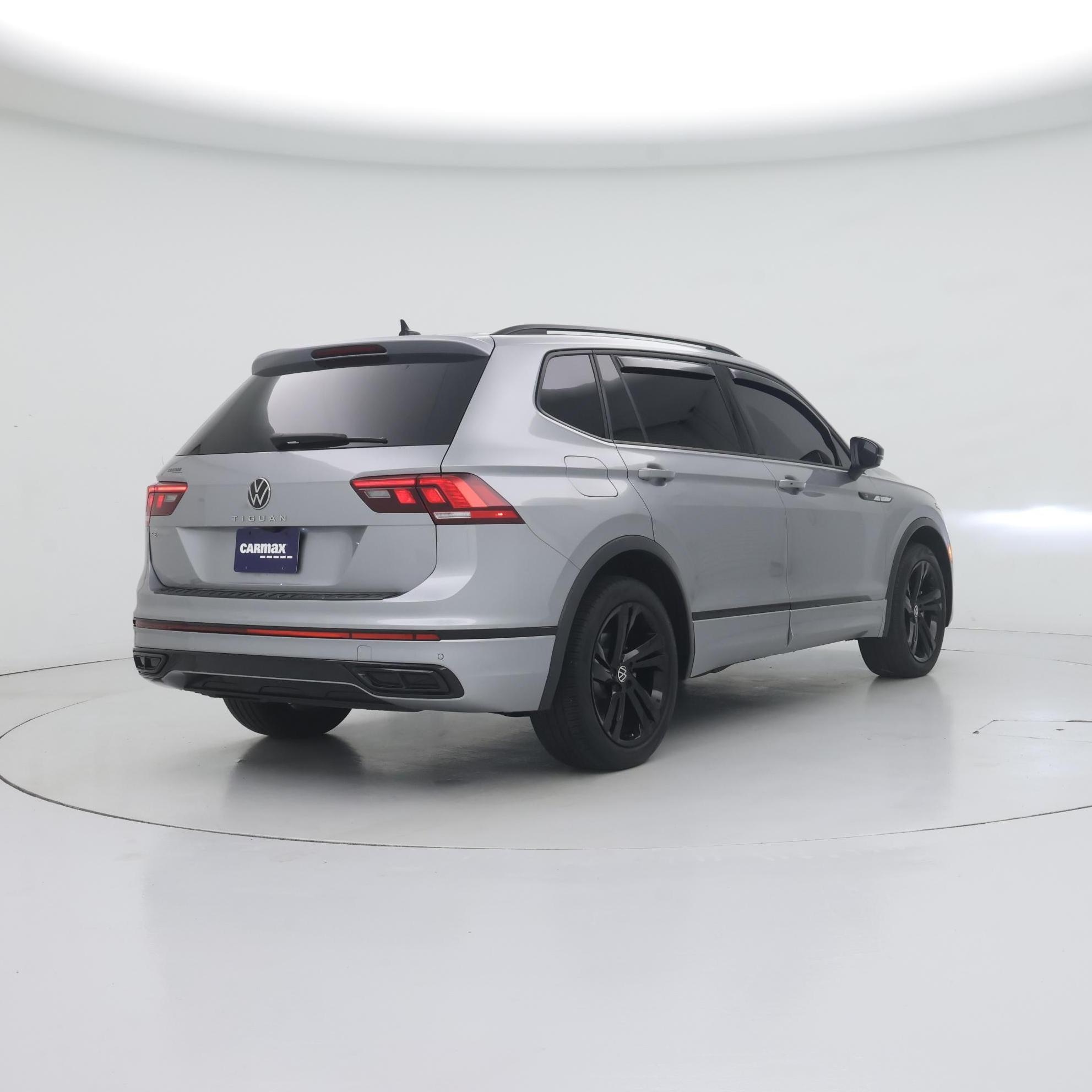 Thumbnail: 2023 Volkswagen Tiguan - 8