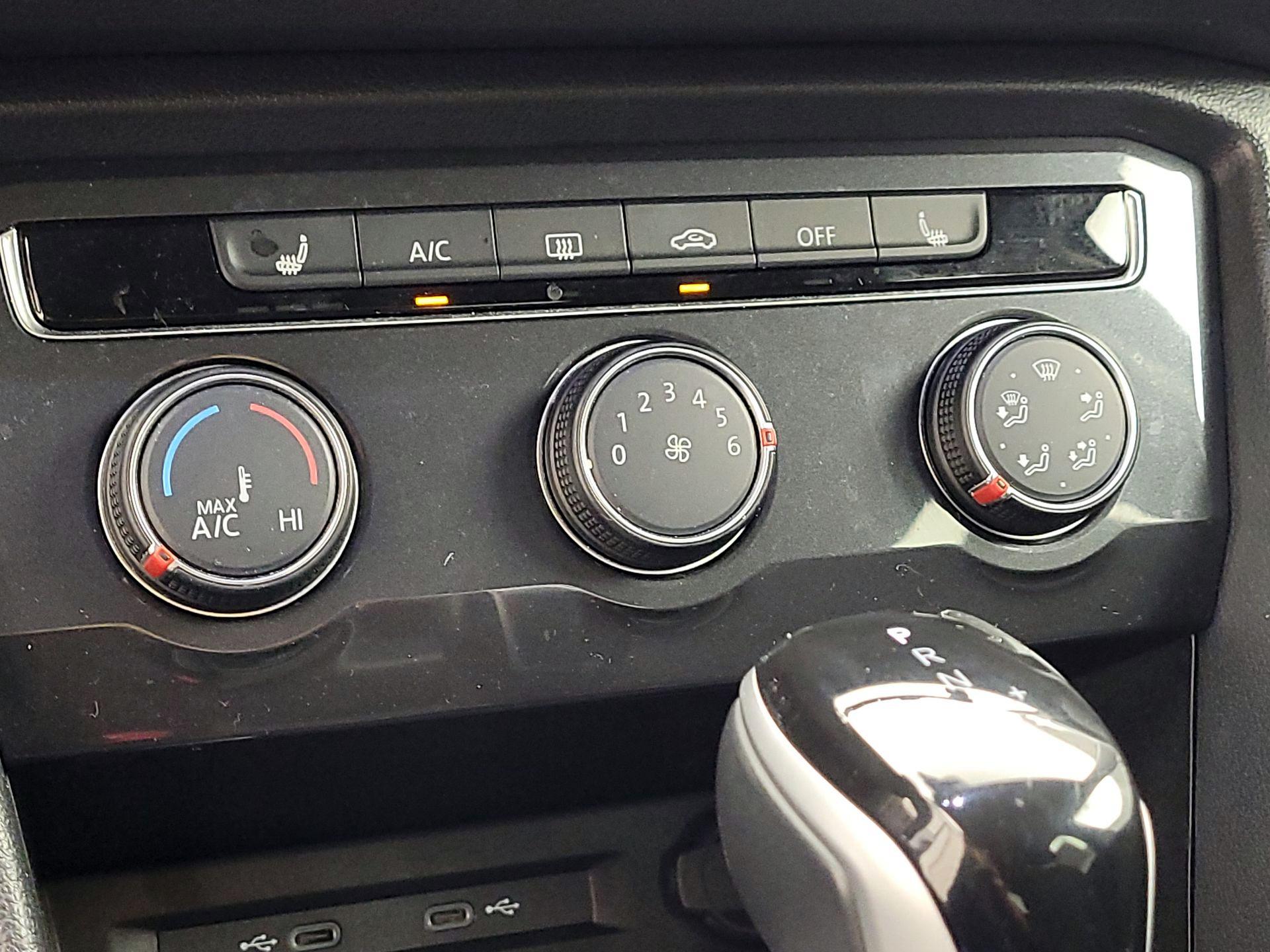 Thumbnail: 2024 Volkswagen Tiguan - 16