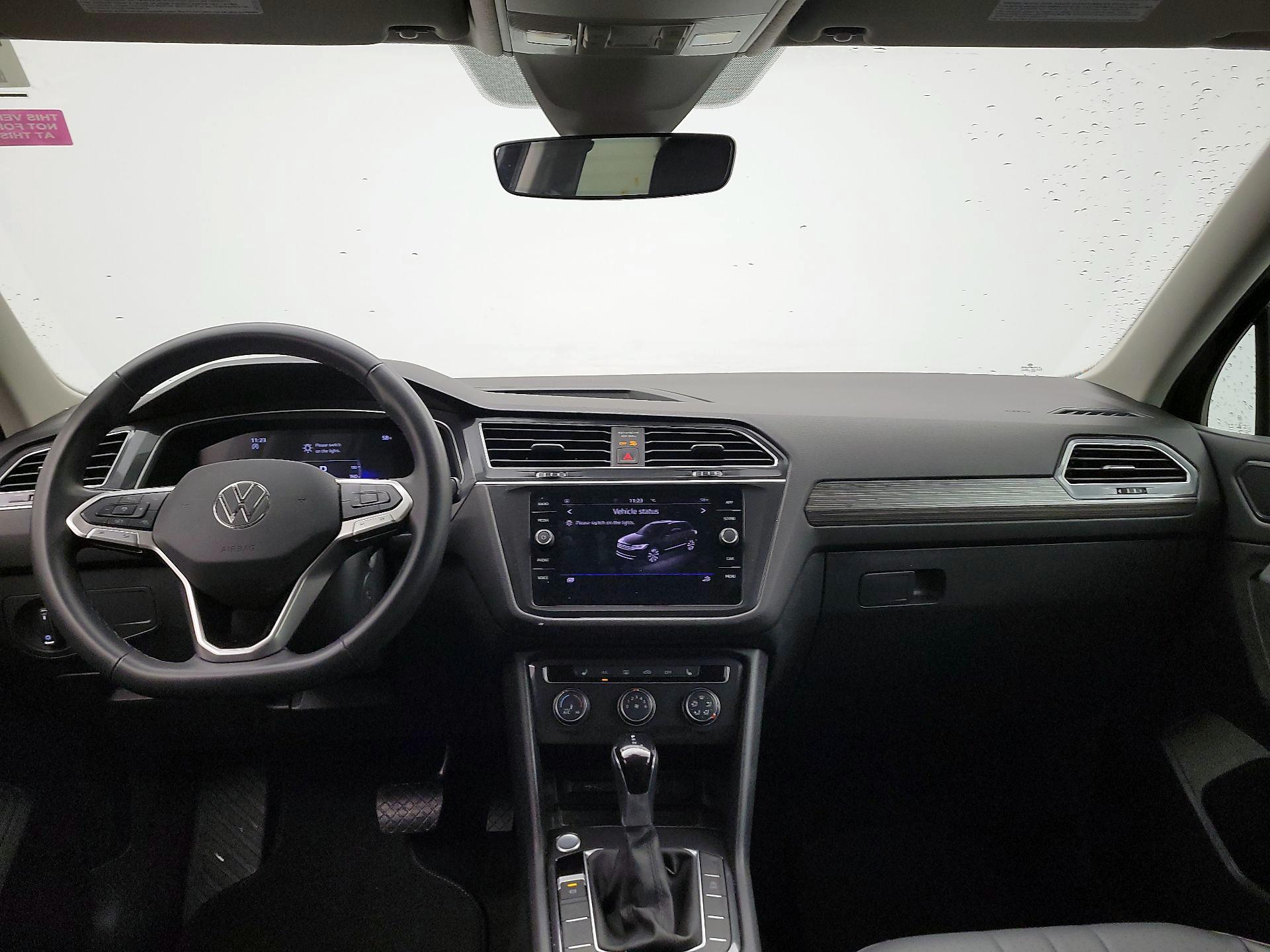 Thumbnail: 2024 Volkswagen Tiguan - 9