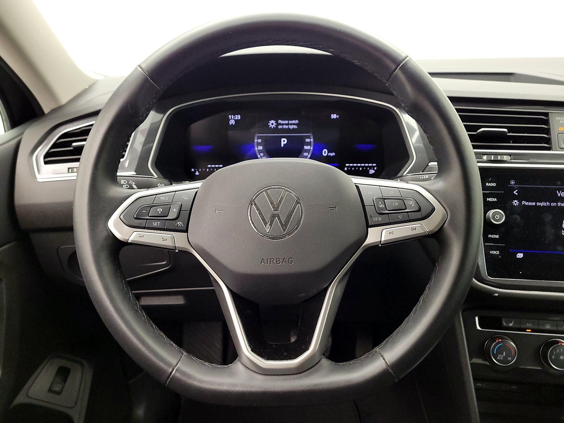 Thumbnail: 2024 Volkswagen Tiguan - 10