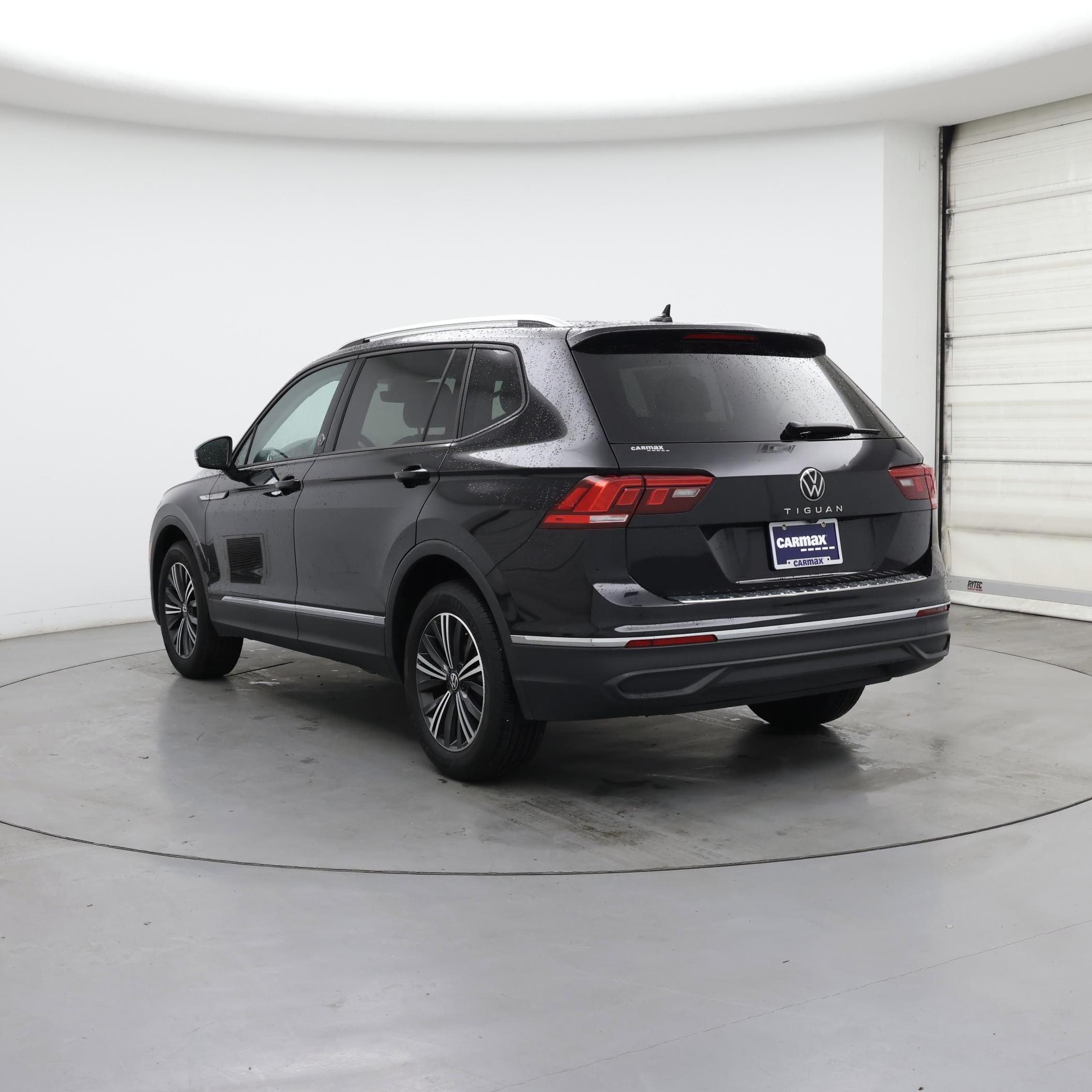 Thumbnail: 2024 Volkswagen Tiguan - 2