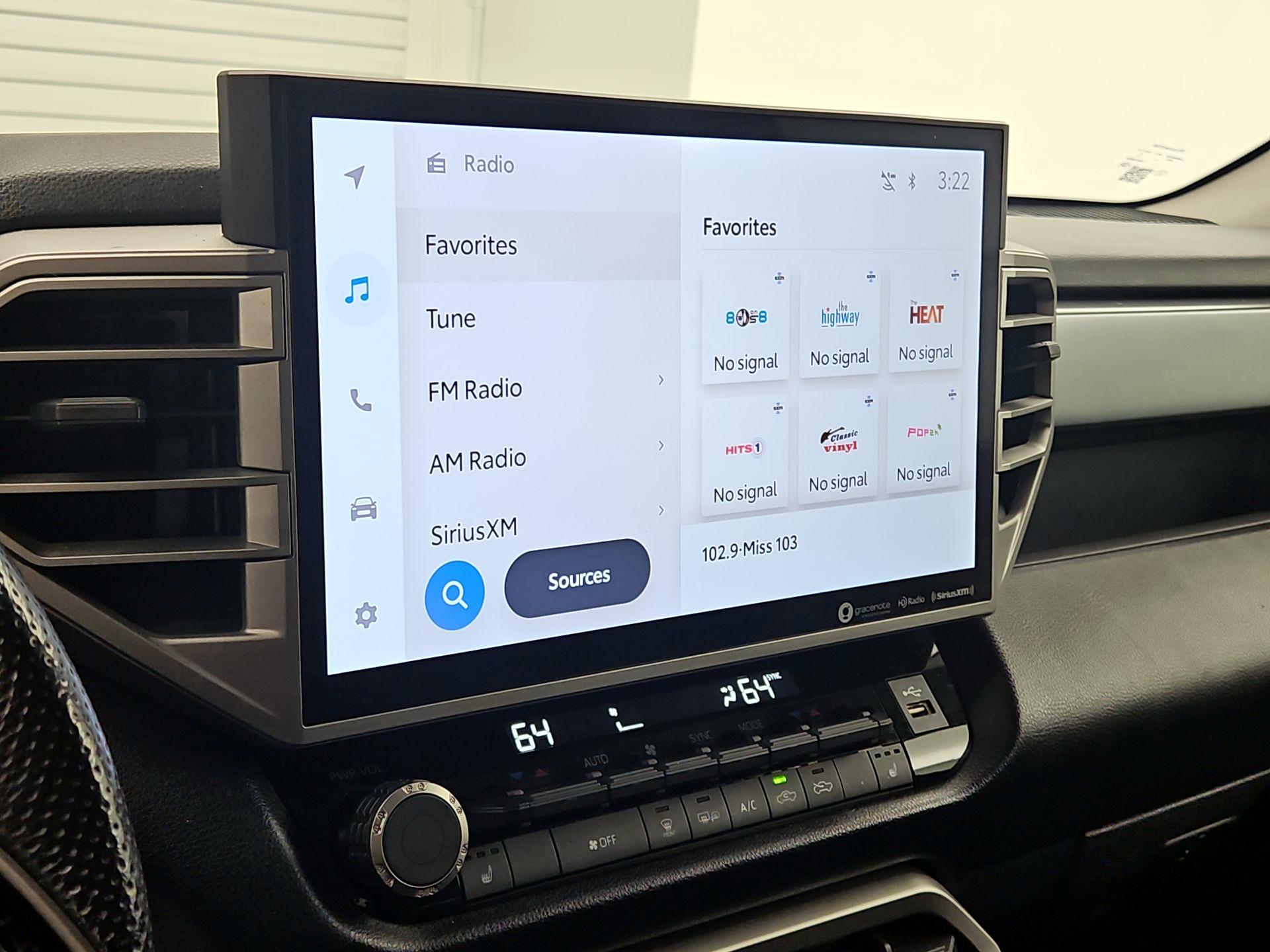 Thumbnail: 2022 Toyota Tundra - 15