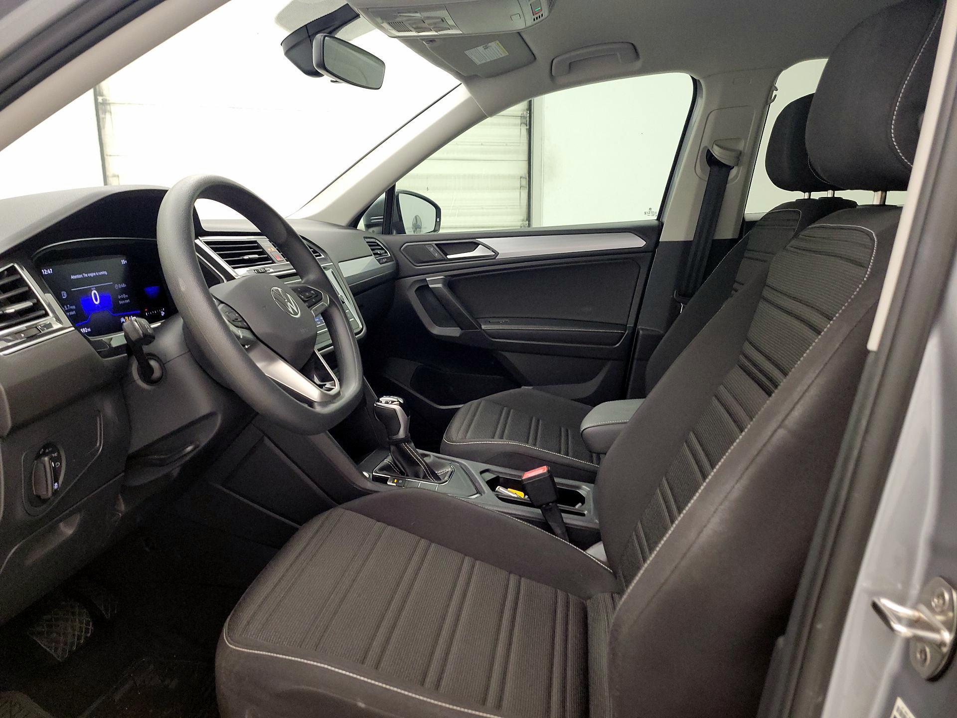 Thumbnail: 2023 Volkswagen Tiguan - 11